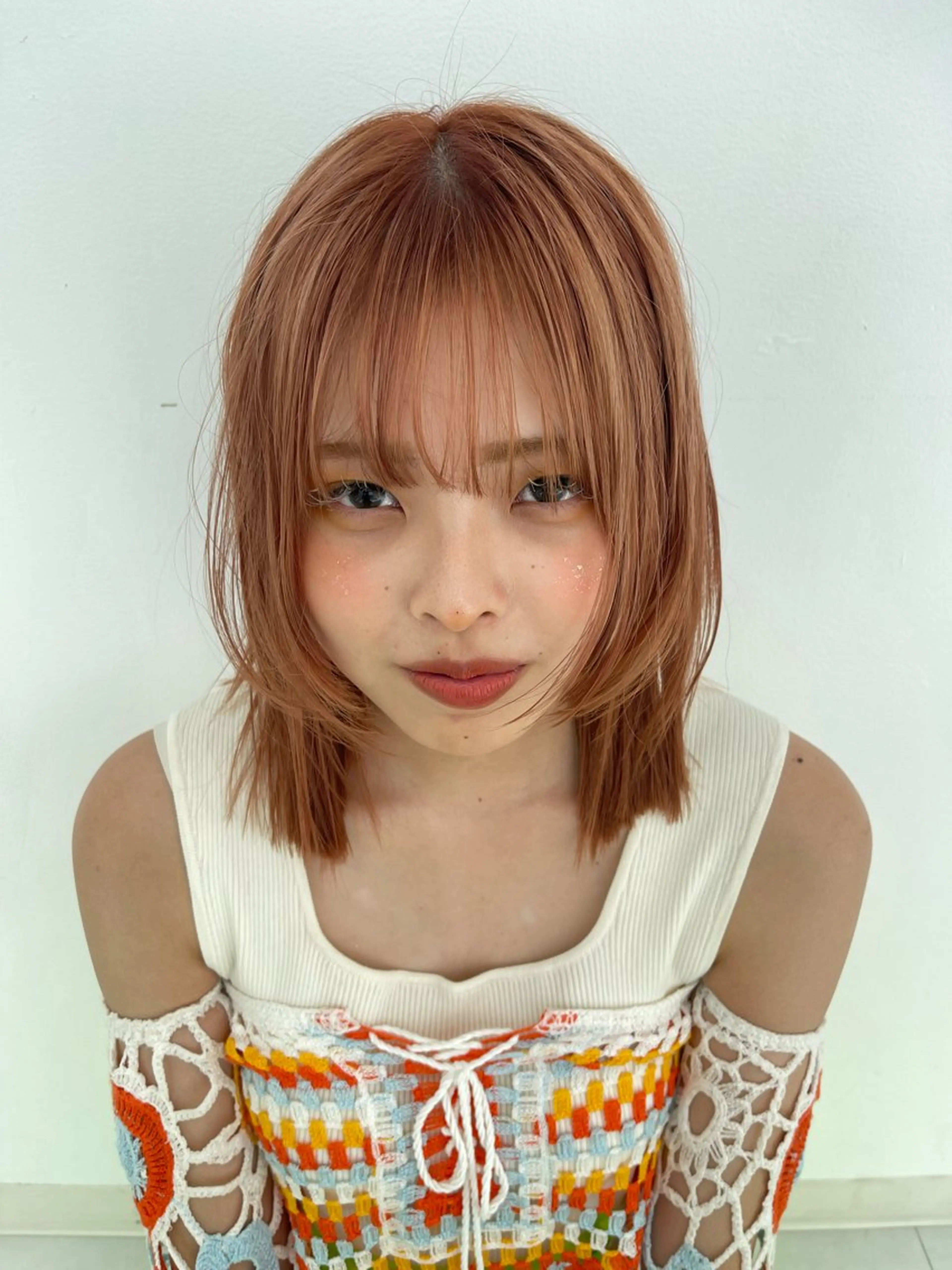 ミディアム カラー 切りっぱなしボブ ブリーチ オレンジ ボブ 顔周りカット カット ヘアカラー 石原圭悟 /ショート/艶カラーのヘアスタイル