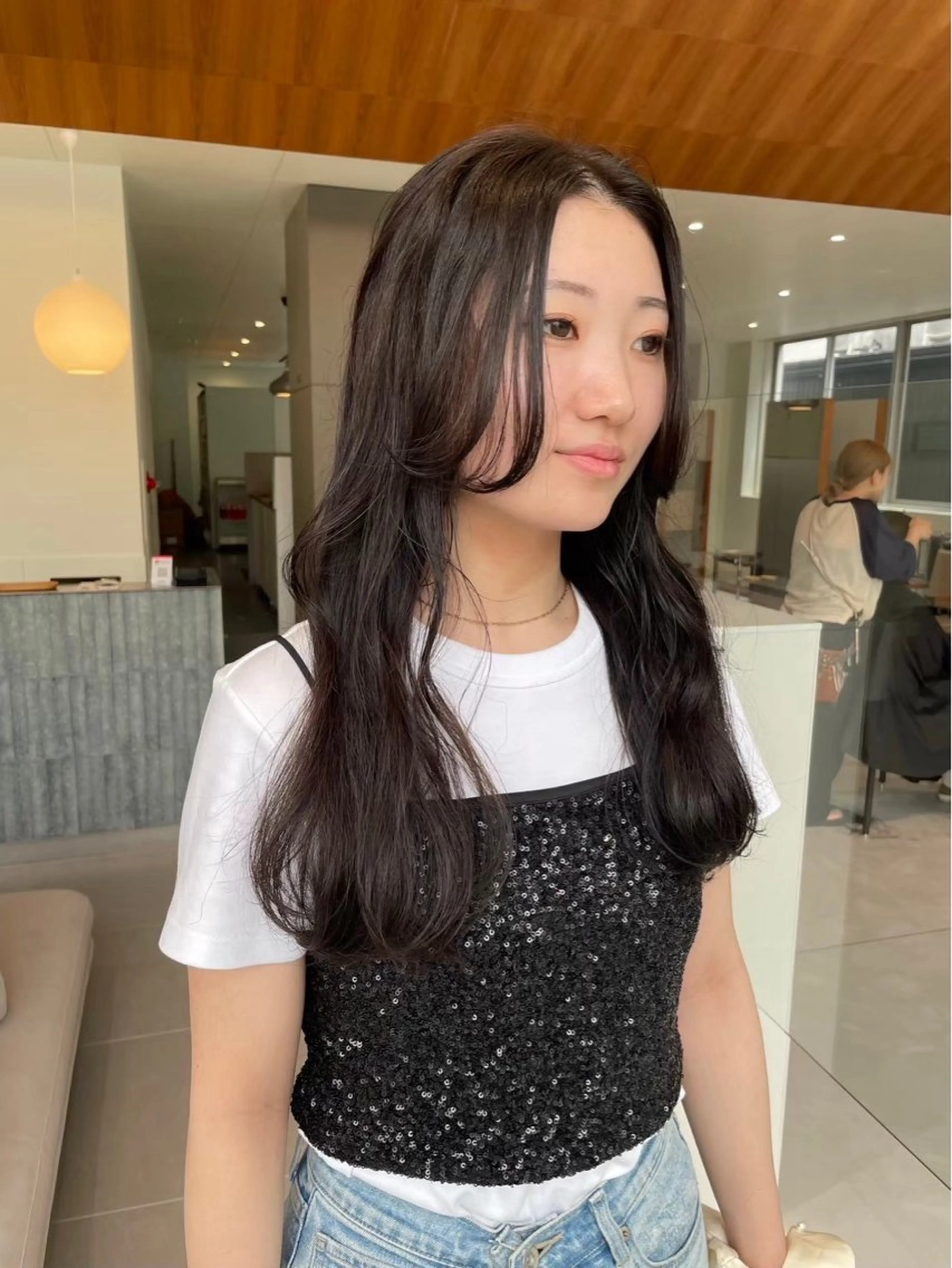 ロング レイヤーカット LOREN＋透明感 オリーブhirokoのヘアスタイル