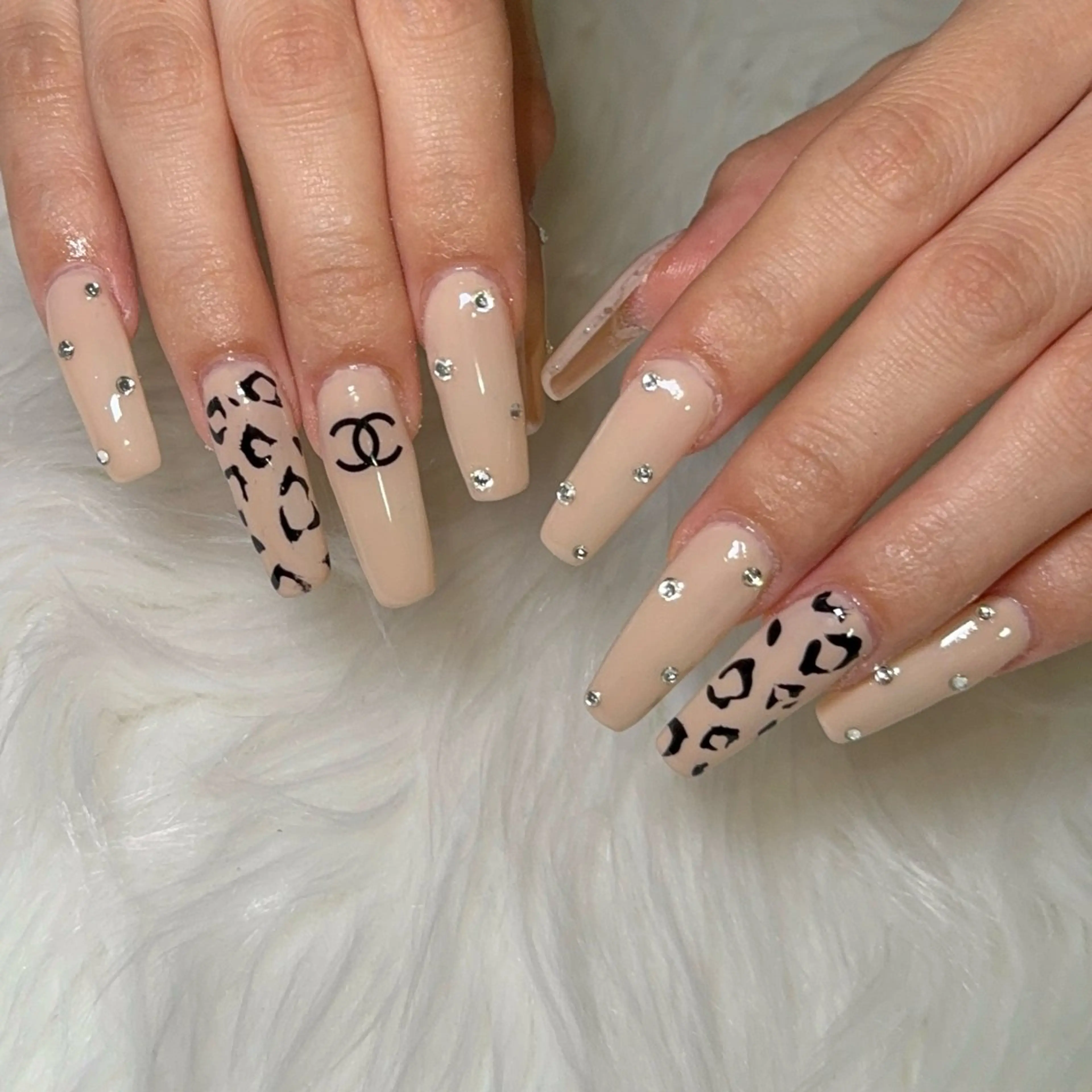 ネイル ハンドネイル 黒川 実祐のネイルデザイン