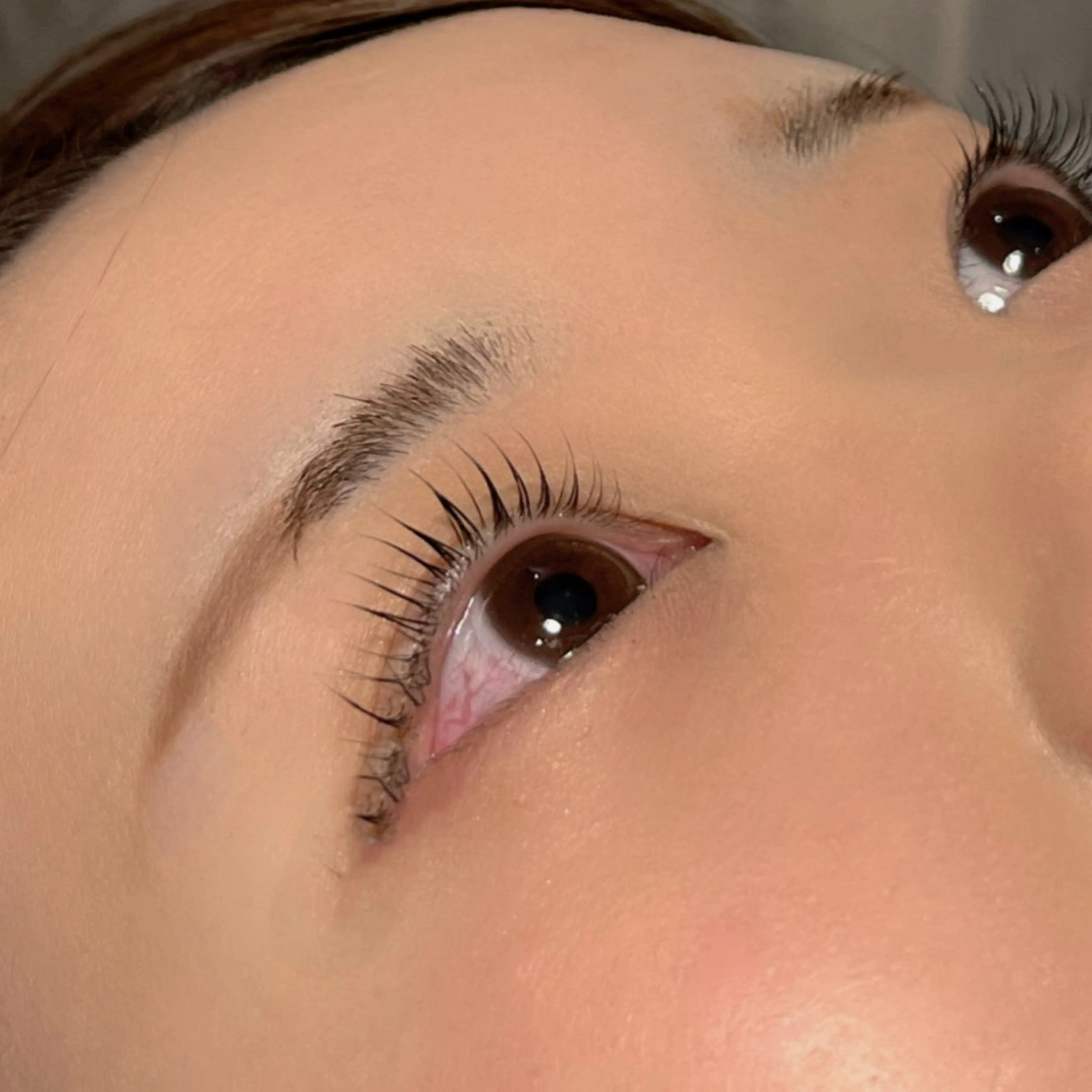 マツエク・マツパ ヘアカラー まつ毛パーマとカラー 二刀流🥰岩崎夏実のヘアスタイル