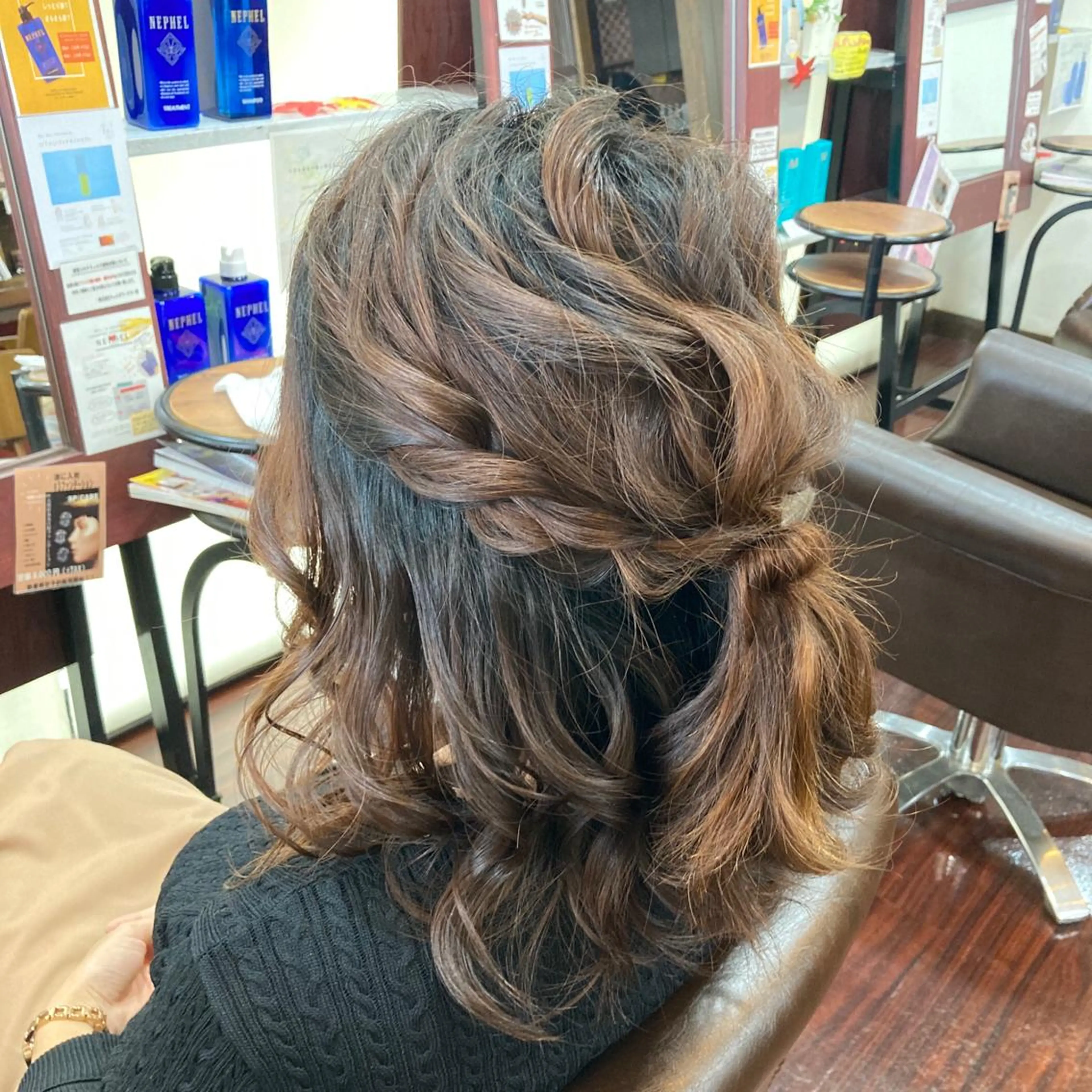 ミディアム ヘアアレンジ Well‘s黒木🌿 レイヤー💎寒色のヘアスタイル