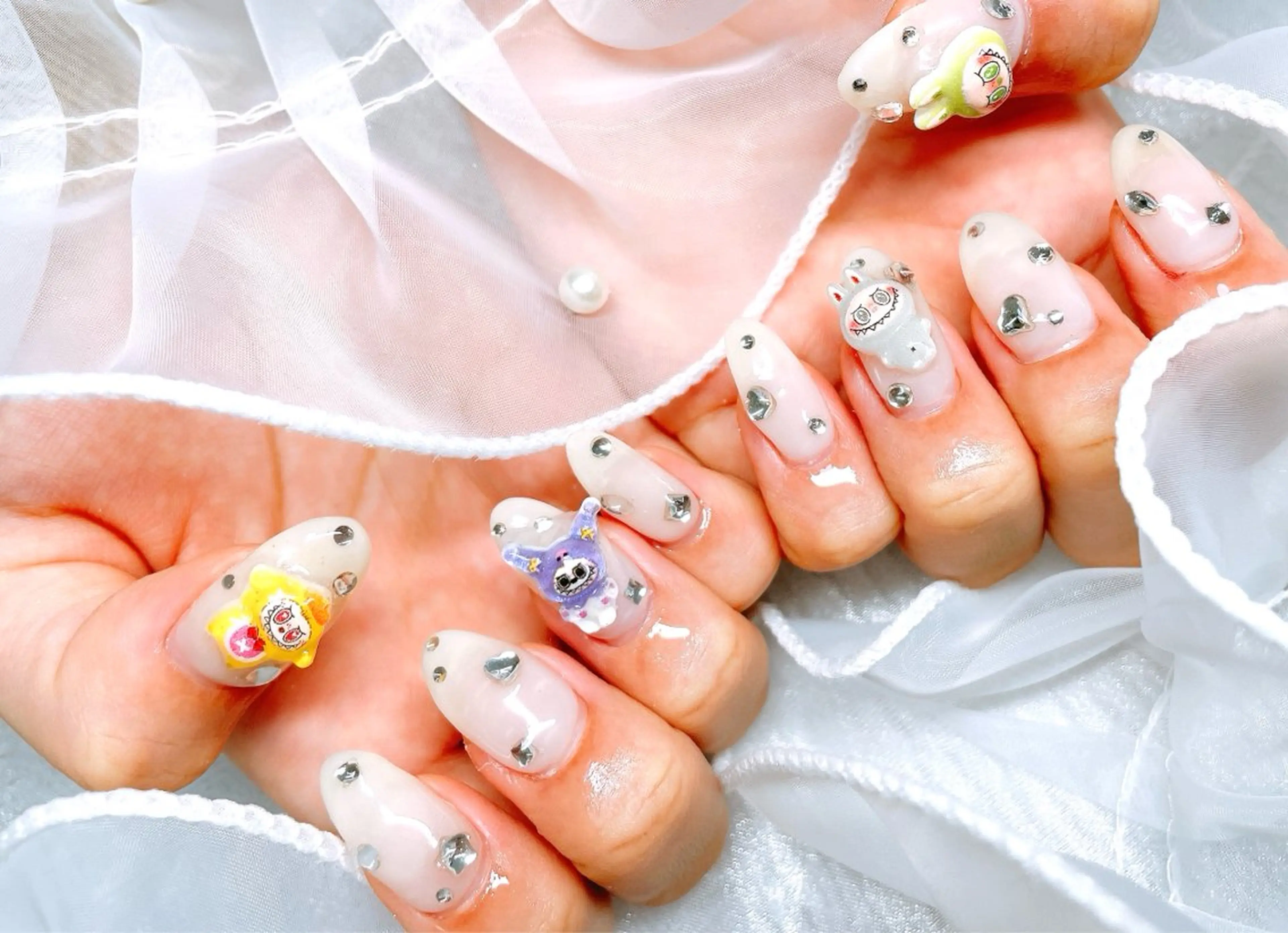 ネイル キラキラネイル ワンカラーネイル ハンドネイル ハンドケア GAL_ NAILのネイルデザイン