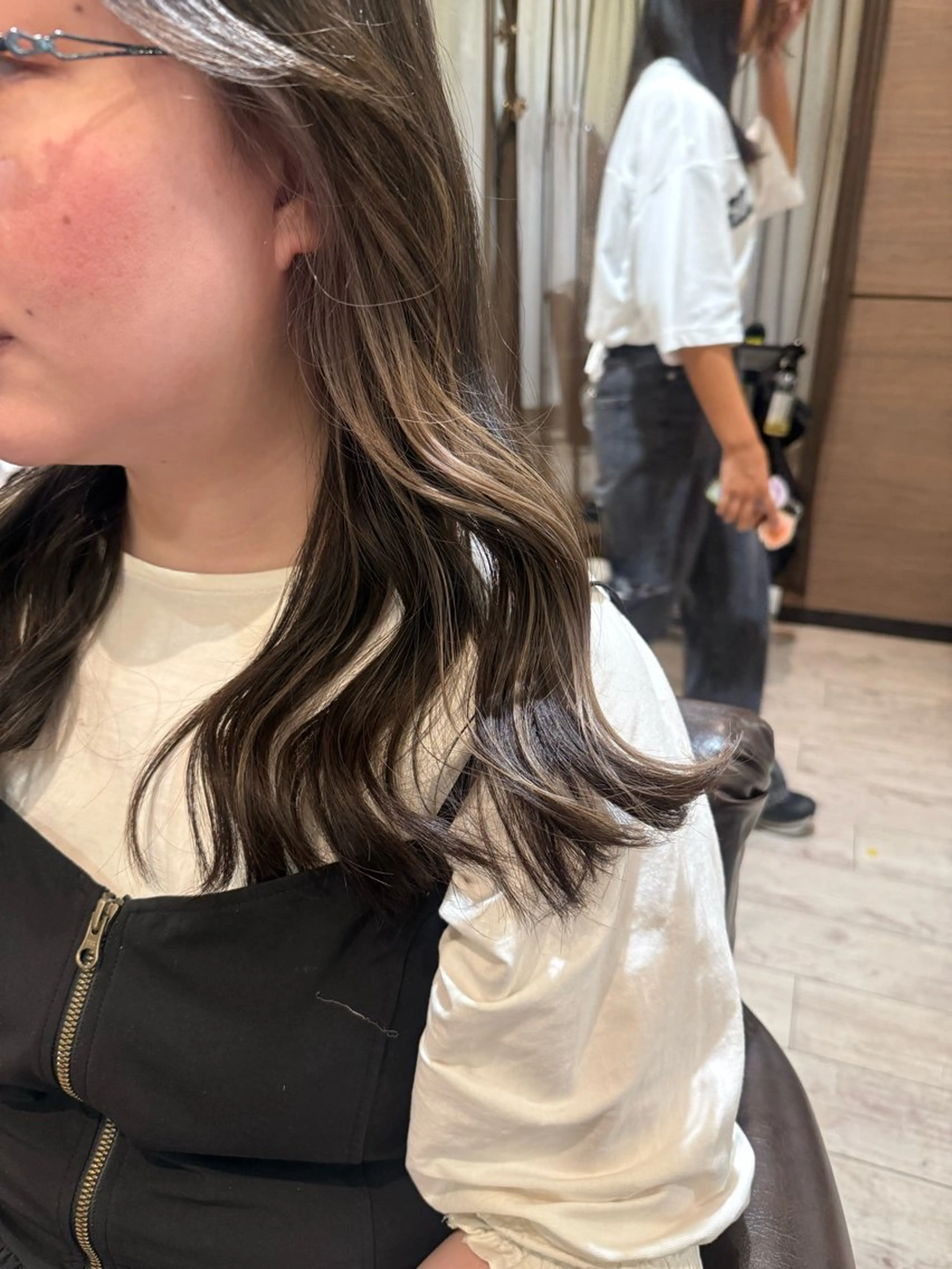 ミディアム カラー デザインカラー 亀田 乃愛のヘアスタイル