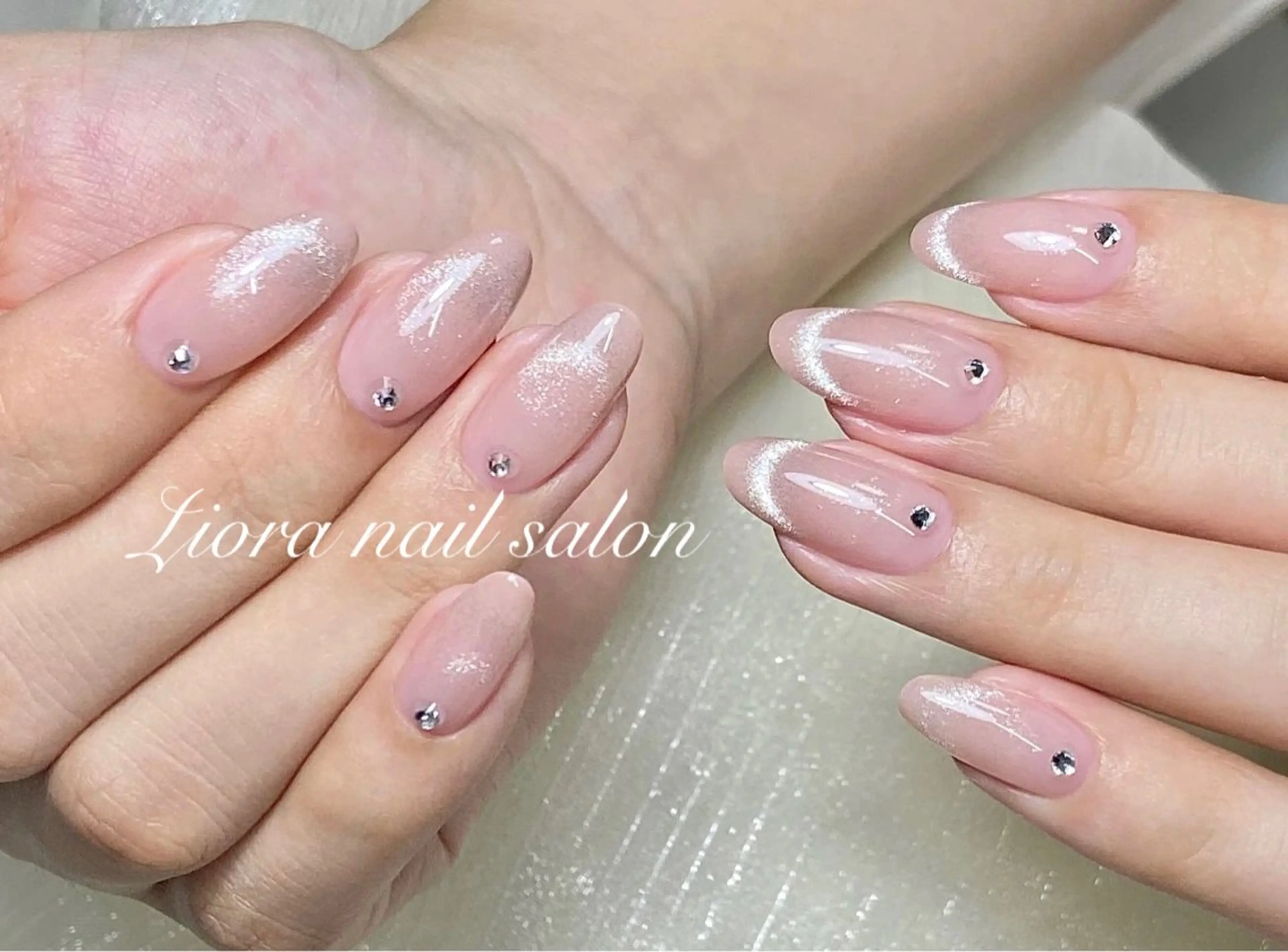 ネイル フレンチネイル ジェルネイル ガーリー グラデーション キラキラネイル ハンドネイル Liora nail 1のネイルデザイン