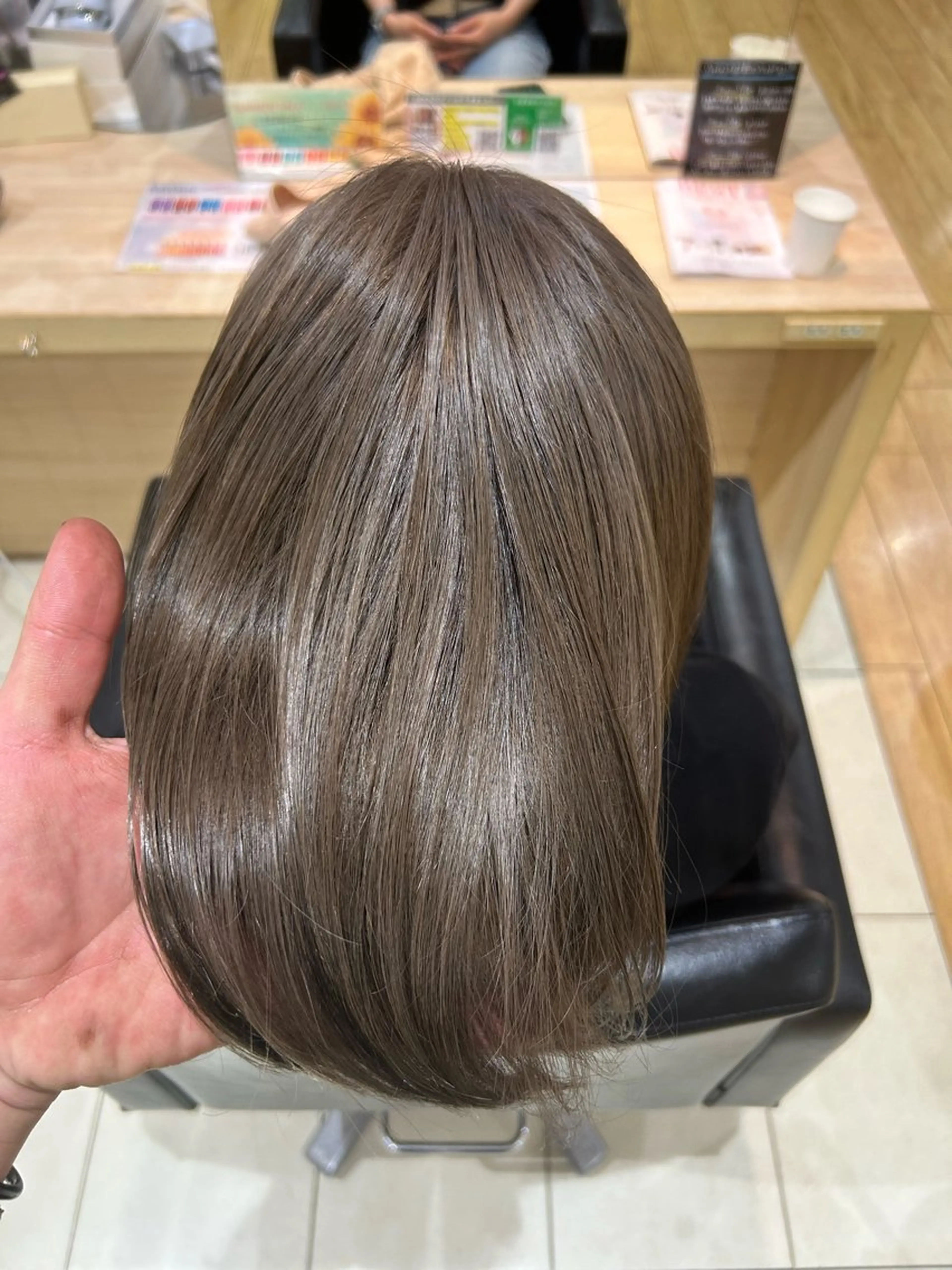 ミディアム カラー 透明感カラー グレージュ 松尾 乾伸のヘアスタイル