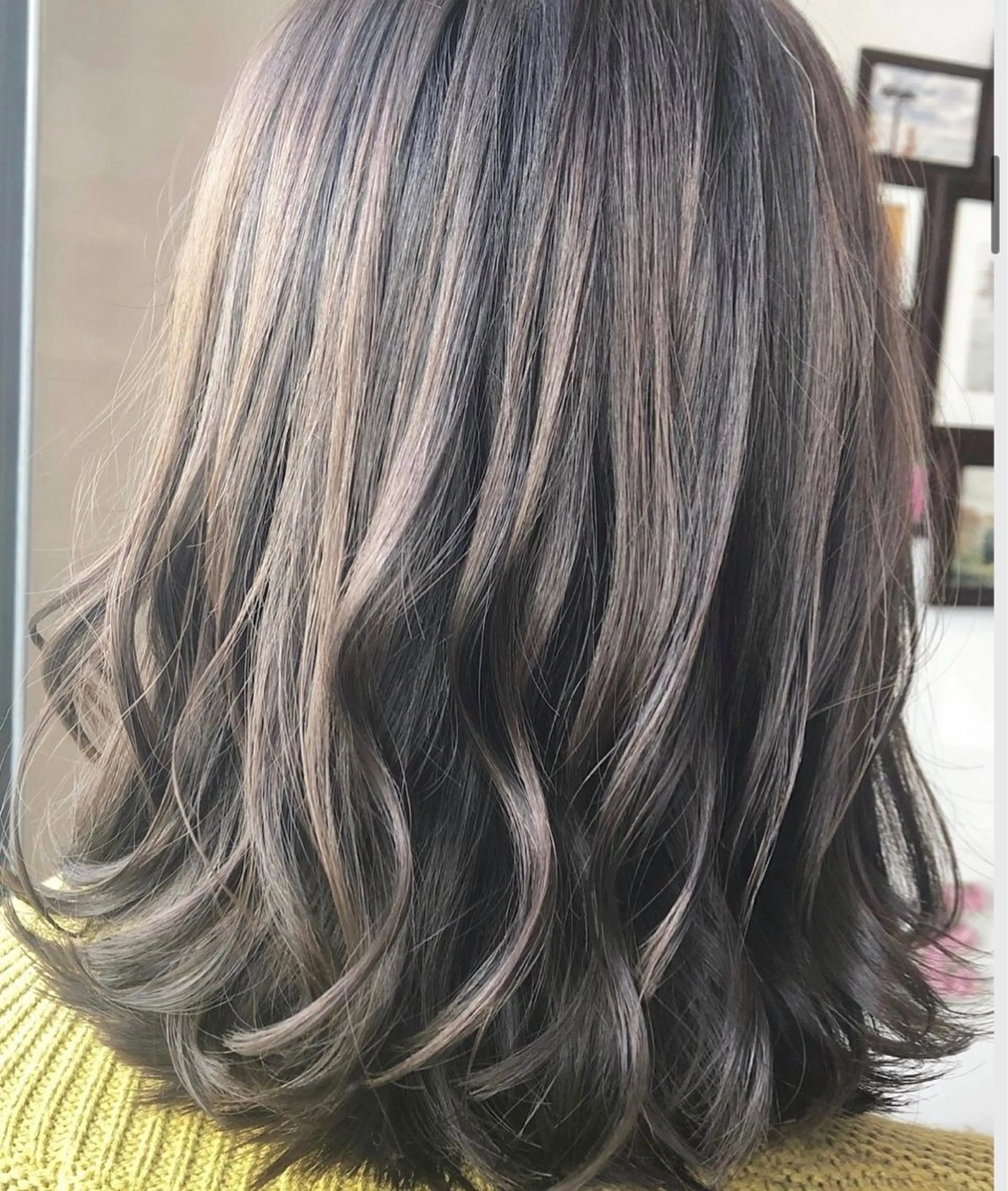 セミロング 大和田 朱美のヘアスタイル