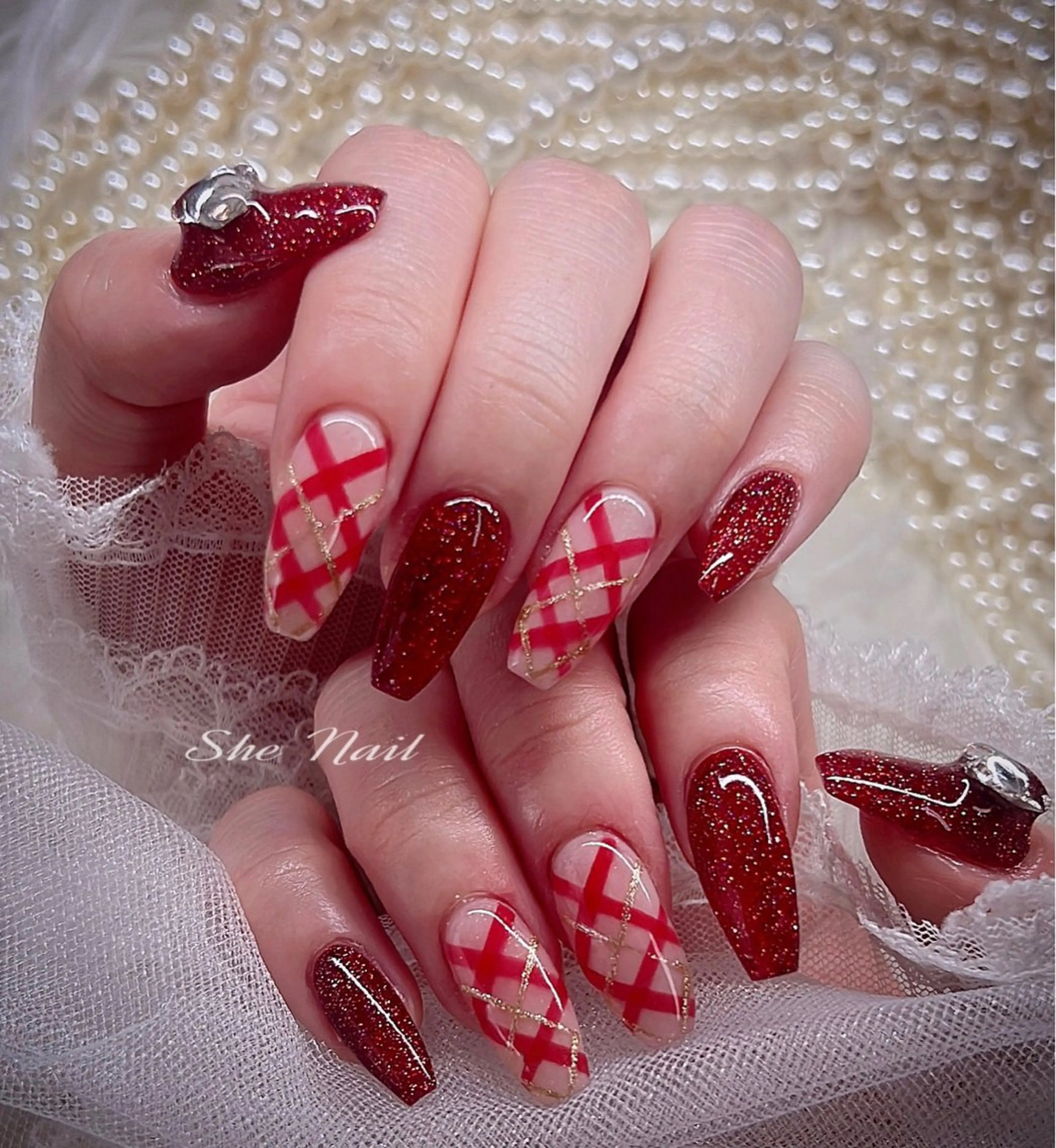 ネイル チークネイル 長さ出し グラデーション ラメ(グリッター) ラメグラデーション She   Nail所属・ISA_ BELLAのネイルデザイン