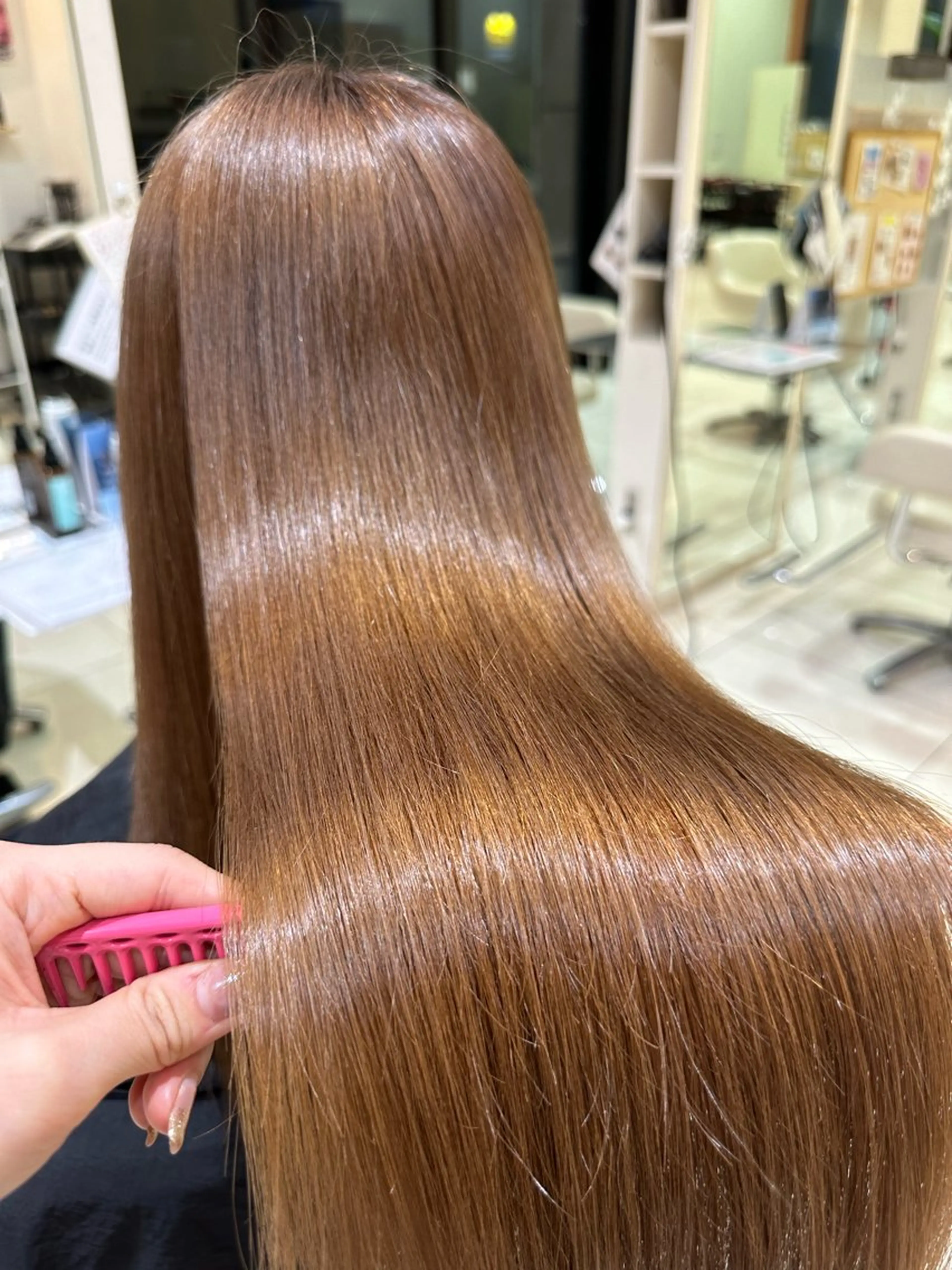 ロング カラー ハイトーン/ブリーチ Nozomiのヘアスタイル