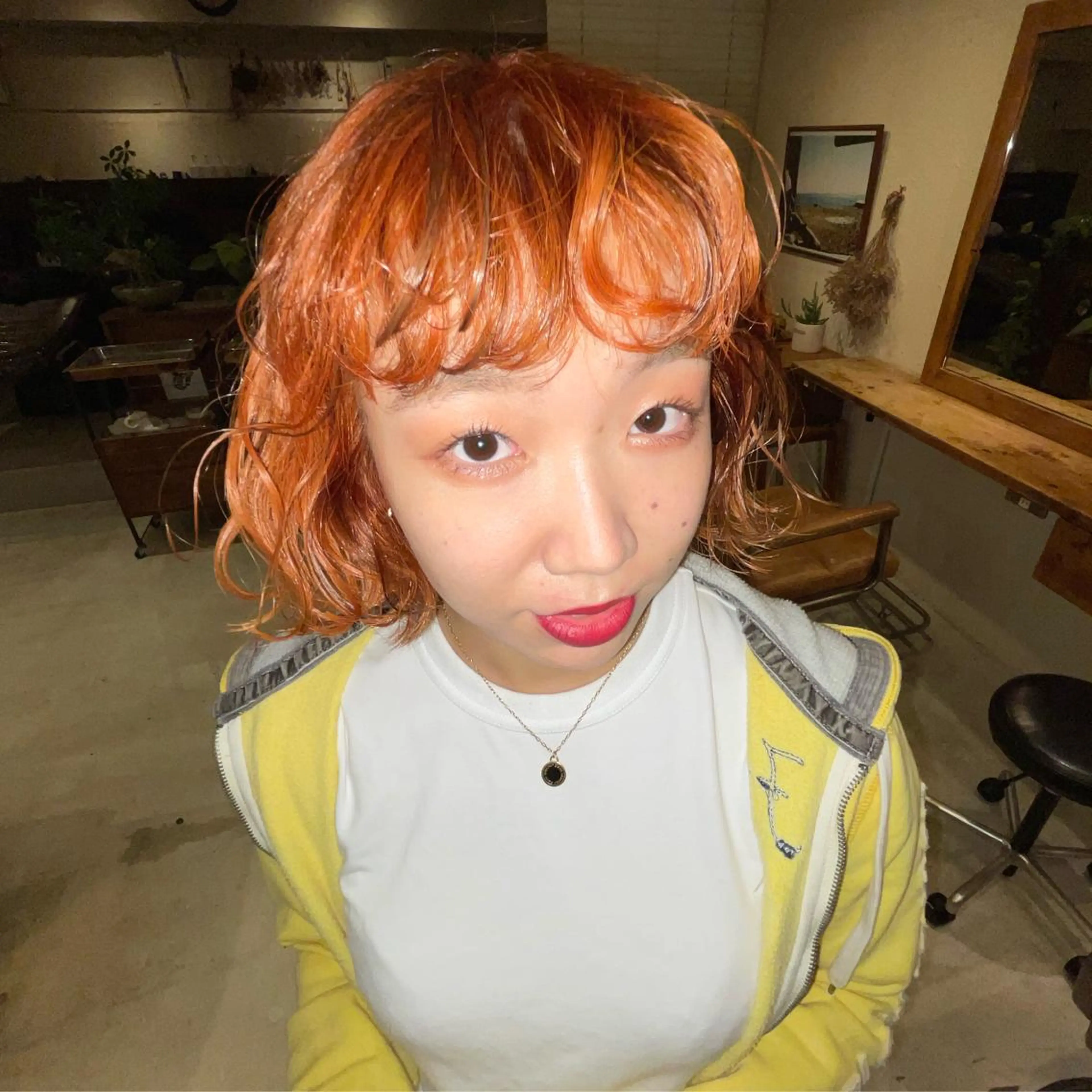 ショート カラー ブリーチ ブラウンカラー ダブルカラー オレンジ ヘアカラー ファッションに 溶け込むstyleのヘアスタイル