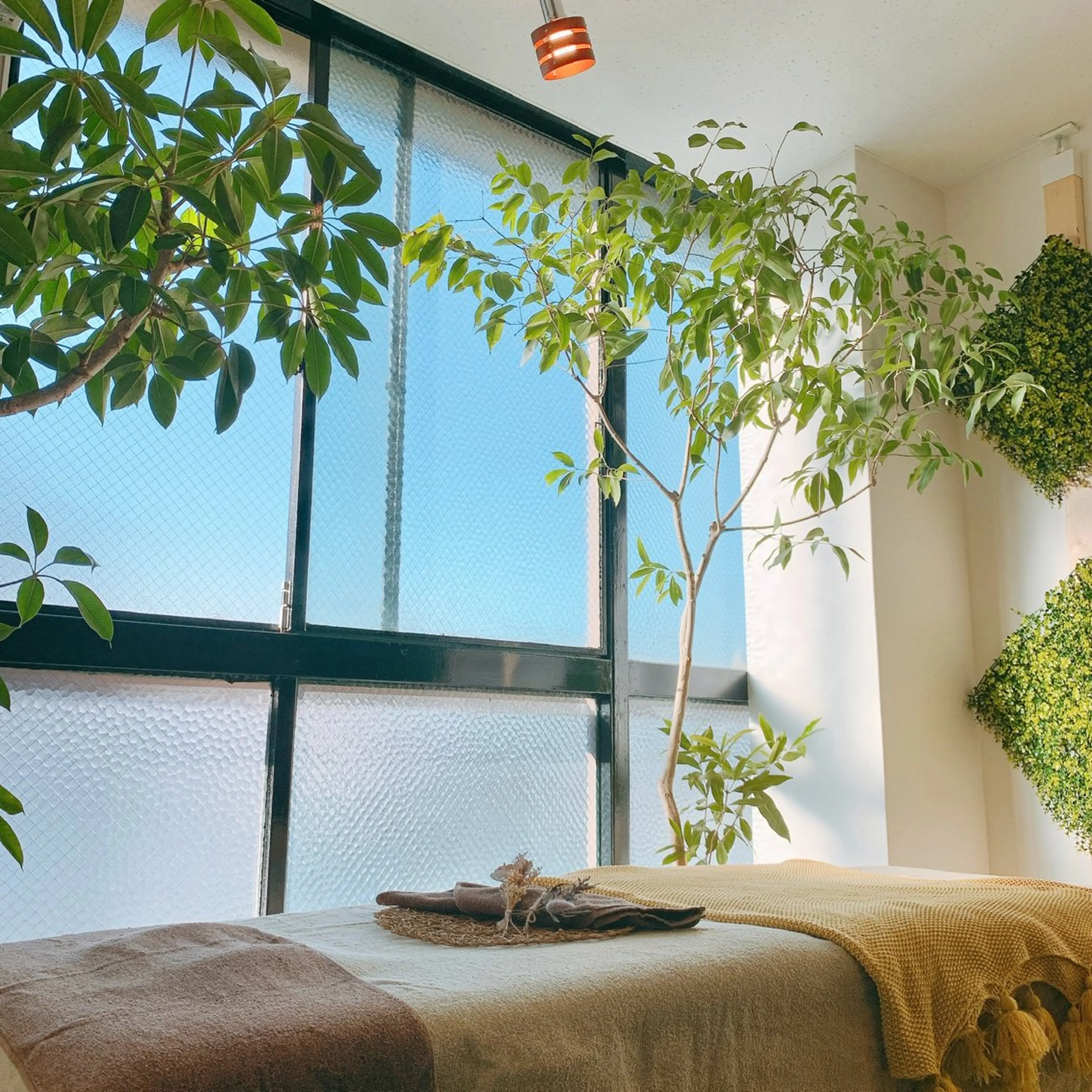 HITOYASUMI 炭竃のエステ・リラクイメージ