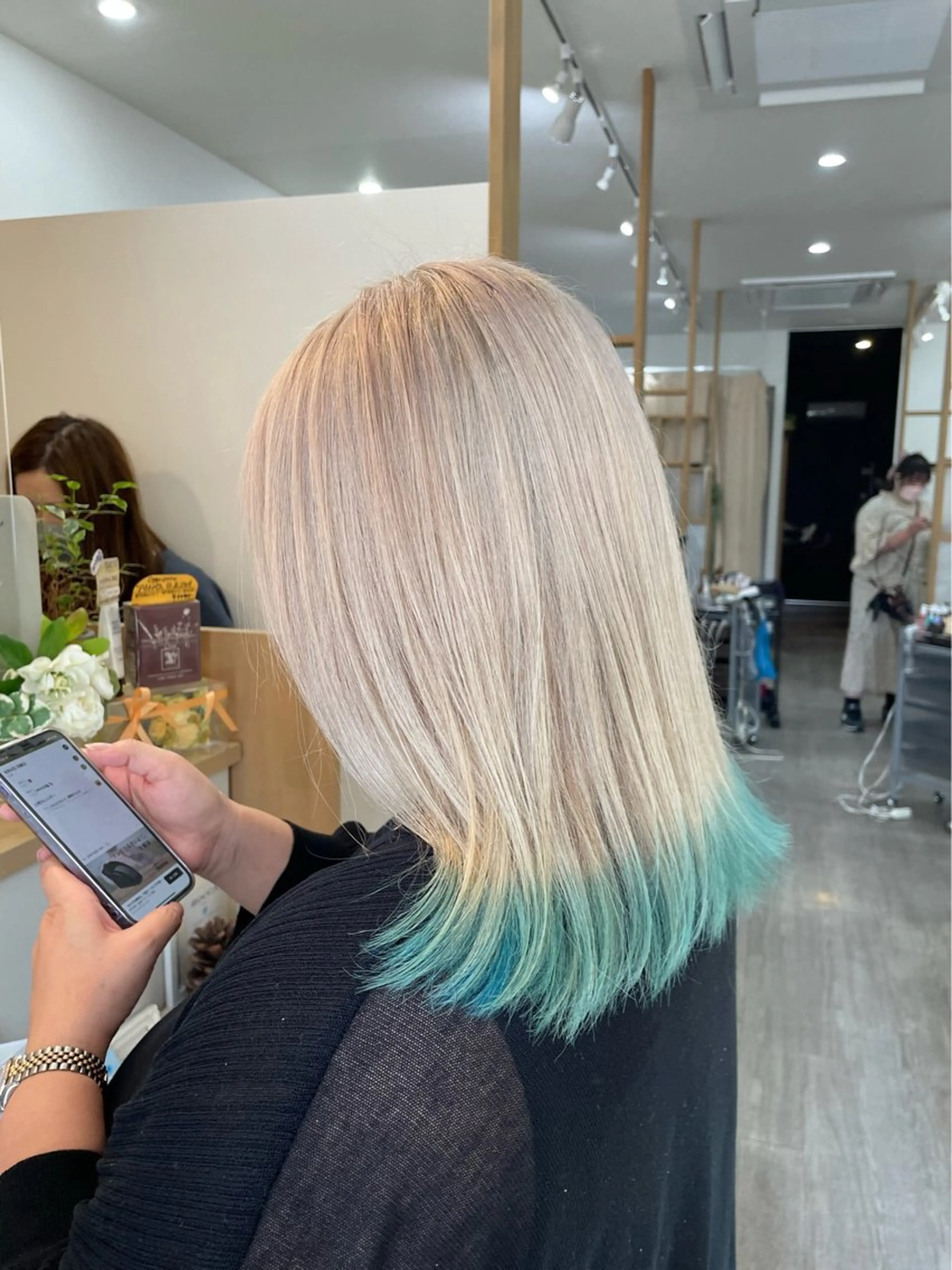 セミロング Rocca hair aoiのヘアスタイル