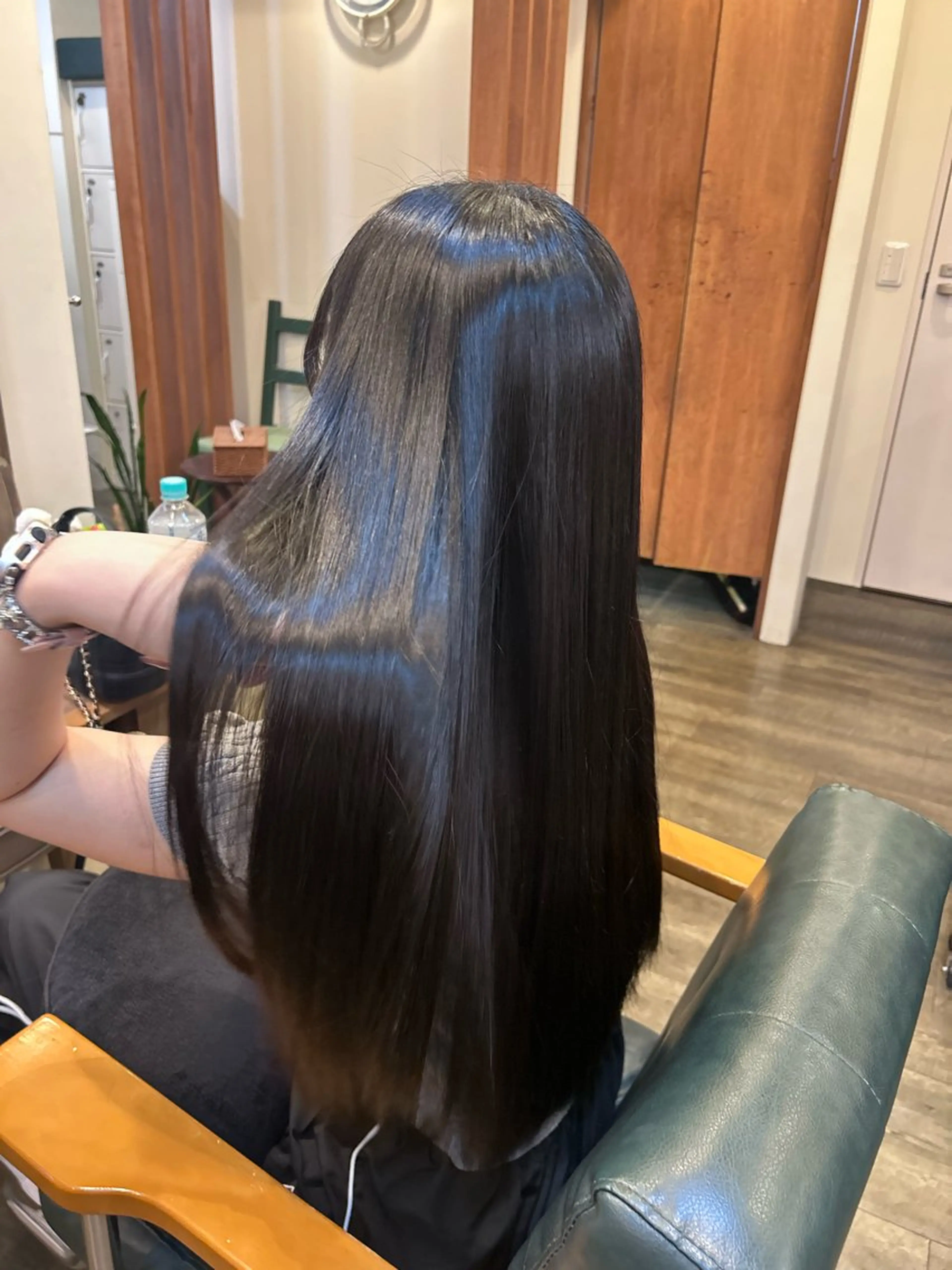 ロング カット 縮毛矯正 トリートメント SALOWIN 新宿三丁目me+所属・レイヤー/ボブ/ パーマ/HARUKAのヘアスタイル