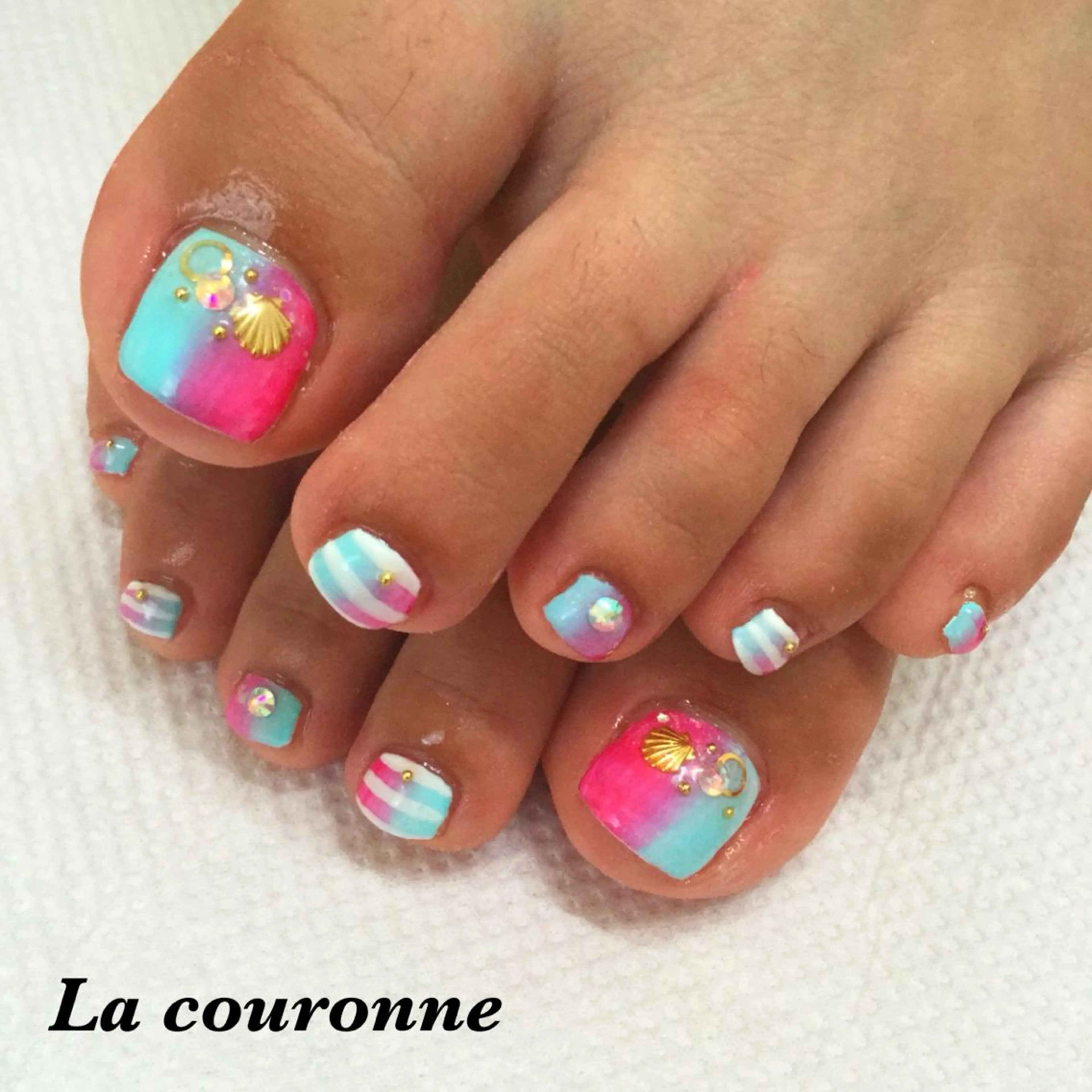 ネイル フットネイル Lacouronne NATSUMIのネイルデザイン