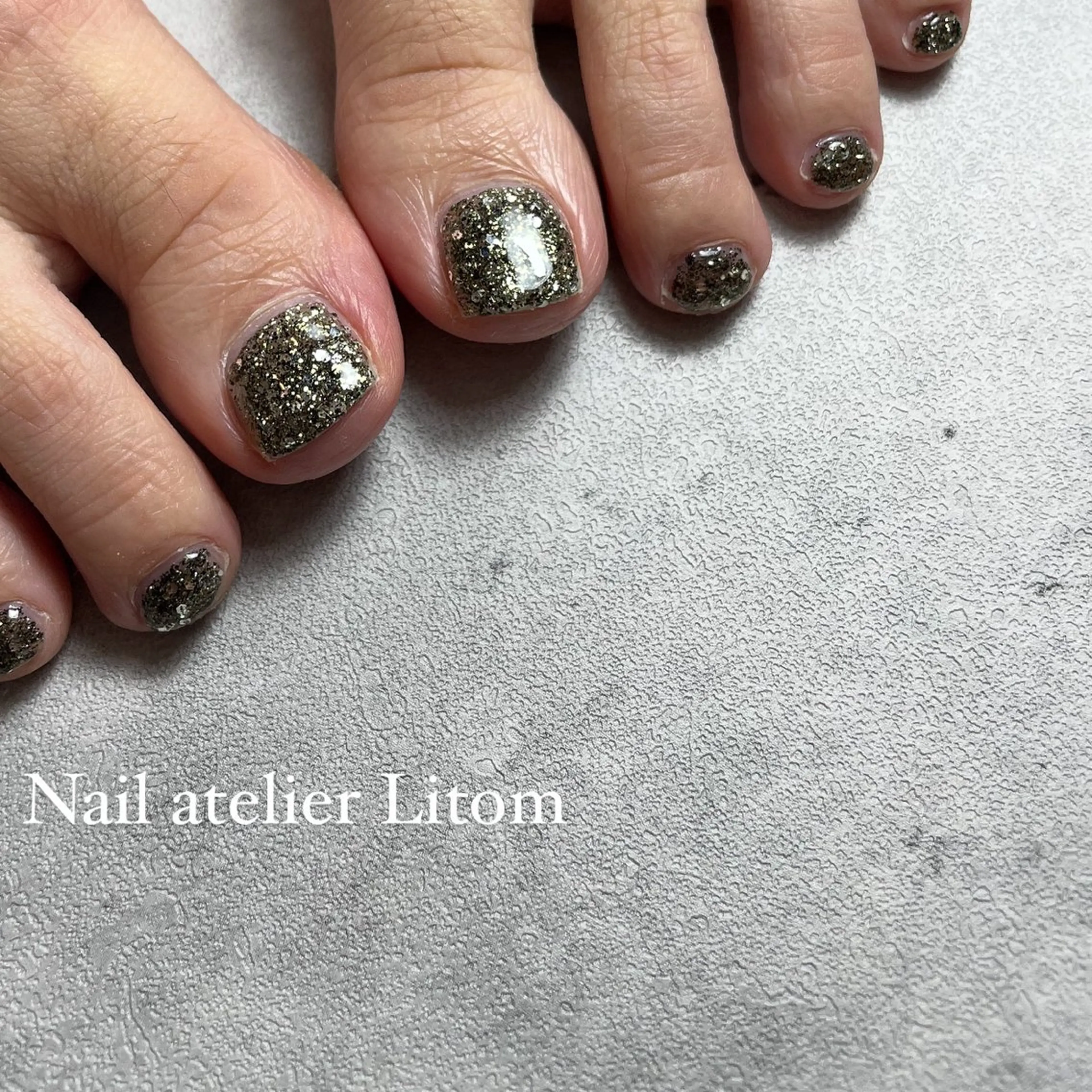 ネイル フットネイル キラキラネイル ラメ(グリッター) Nail atelier Litom【ネイルアトリエリトム】所属・相模原ネイル ネイルアトリエリトムのネイルデザイン