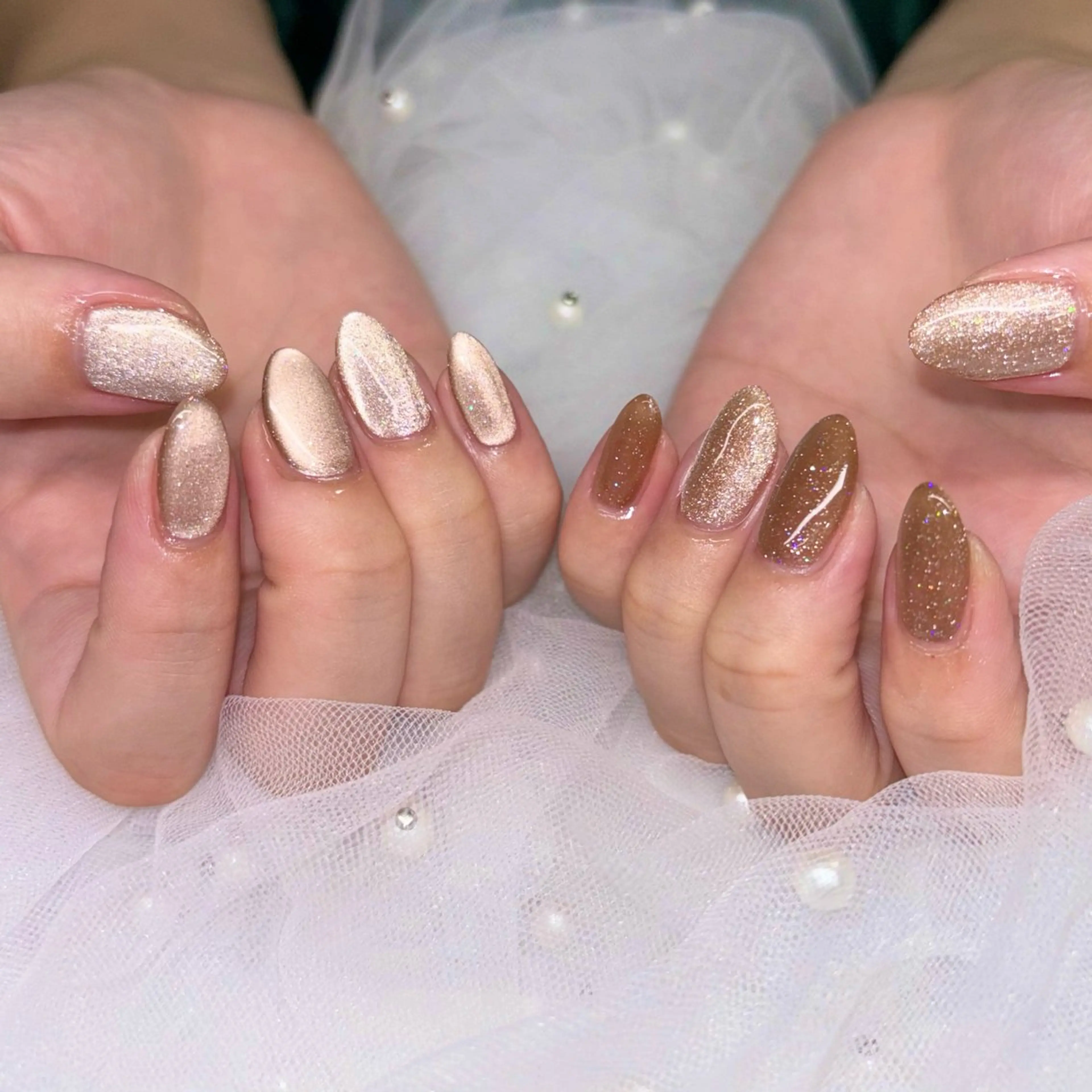 ネイル フラッシュネイル フラッシュマグ ゴールド ハンドネイル 荒巻 めいのネイルデザイン