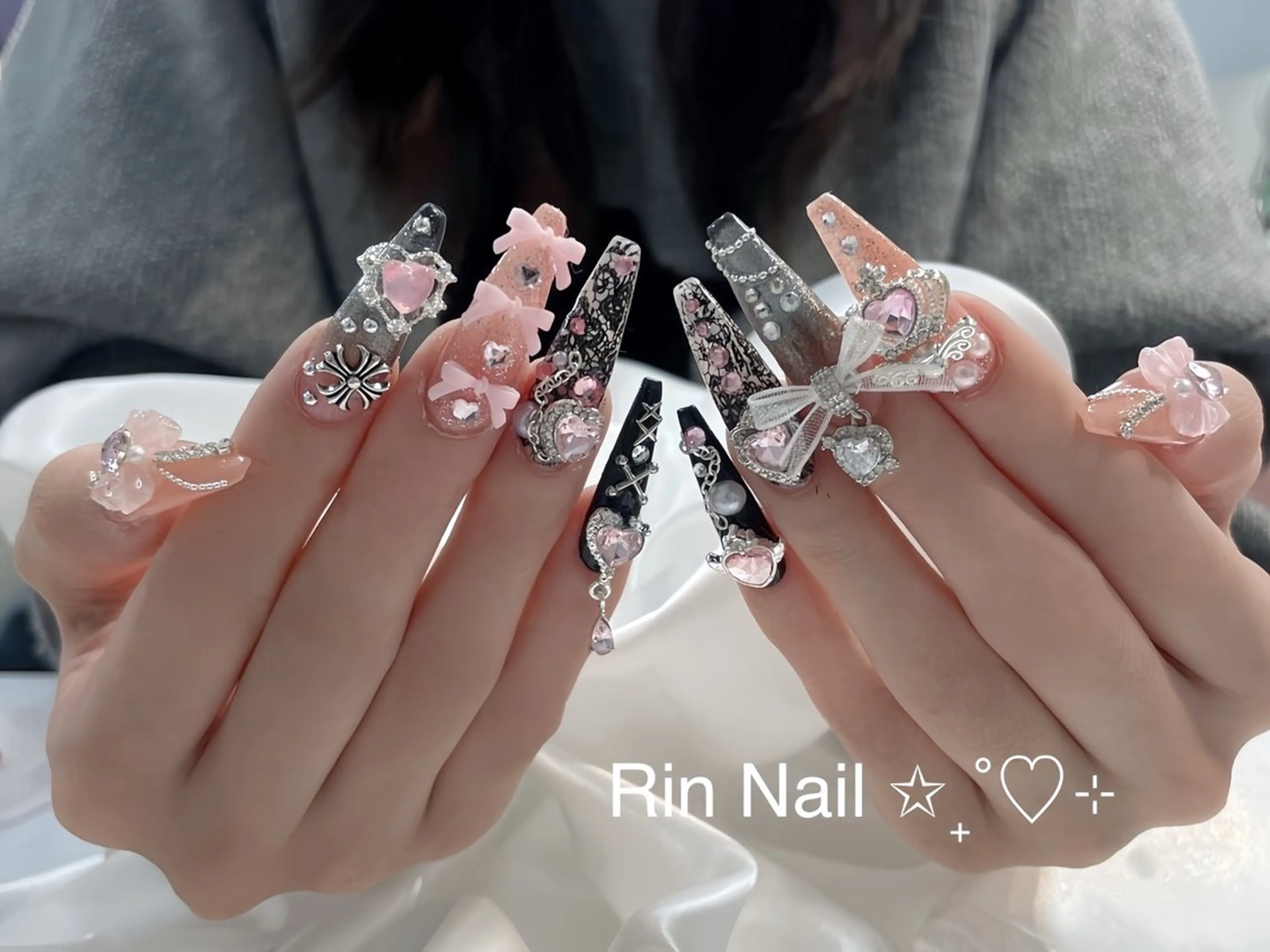 ネイル チークネイル フラッシュネイル フラワーネイル フットネイル ジェルネイル ハンドネイル Rin Nail Shinokuboのネイルデザイン