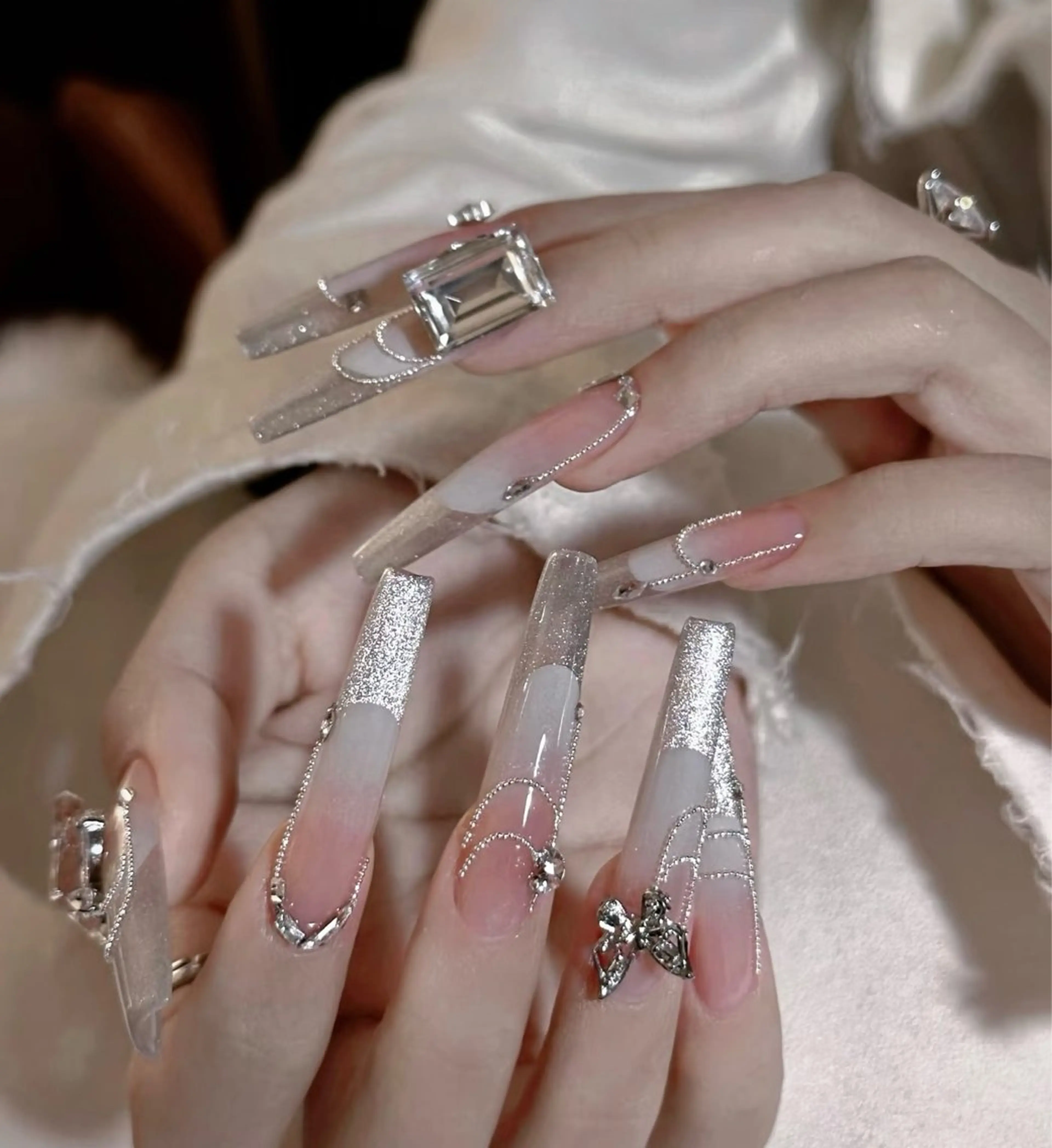 ネイル アートネイル オーロラネイル チークネイル フレンチネイル ガラスフレンチ ハンドネイル 🎀🎀YooLi Nail Salonのネイルデザイン