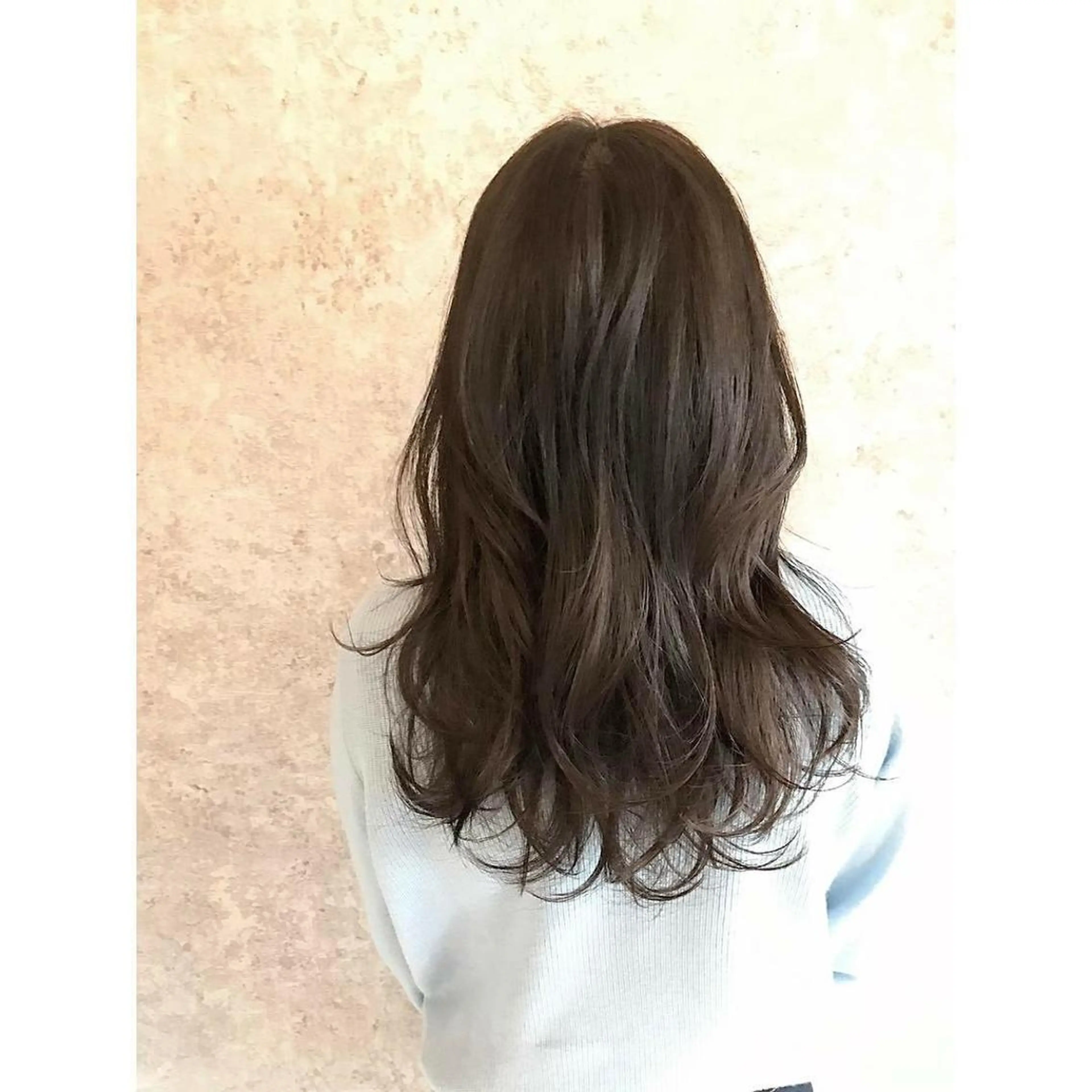 ミディアム due hair 京都駅前店 MILBON オージュア認定サロン【デューヘアー】所属・ハイトーンブリーチ 土坂　由志【京都】のヘアスタイル