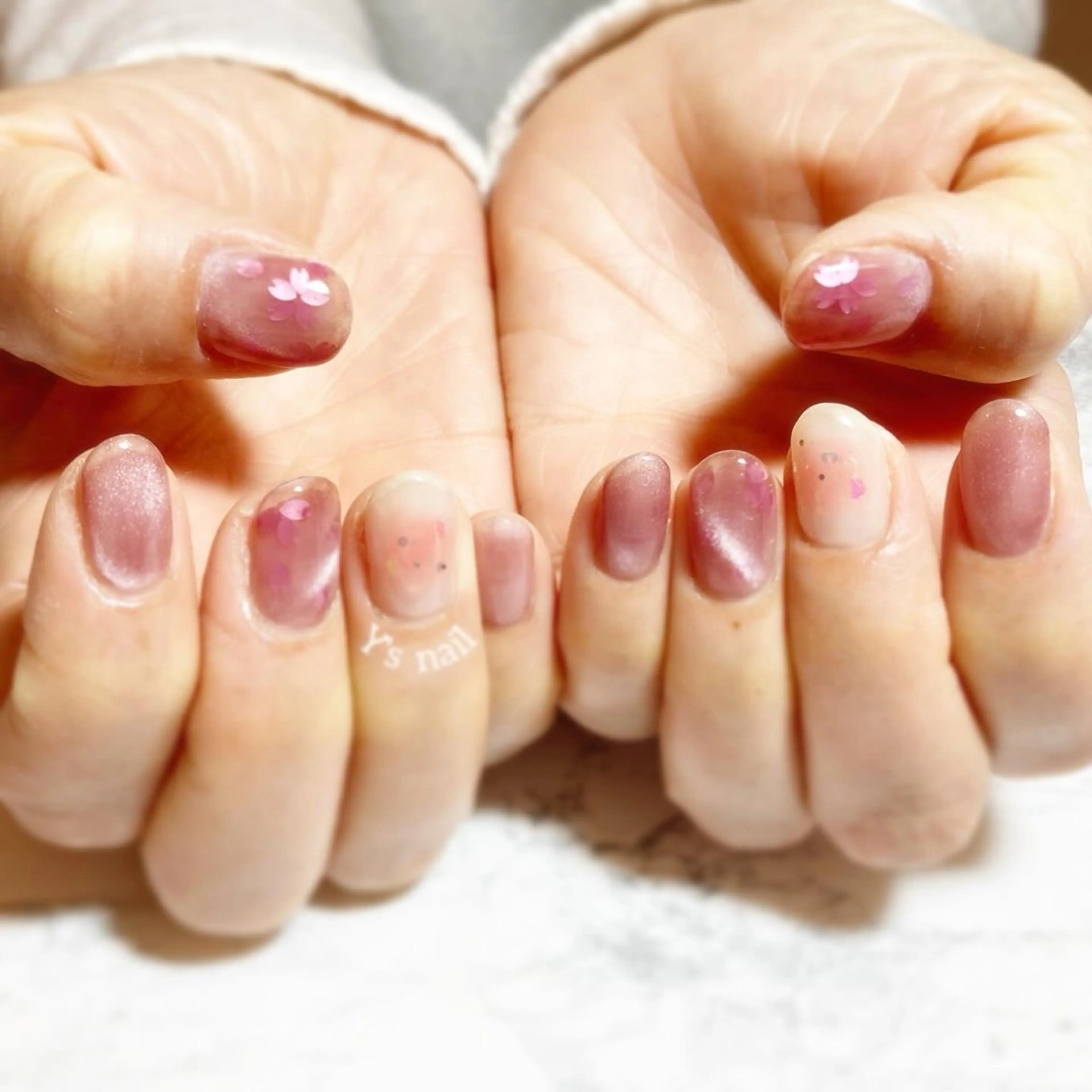 ネイル 桜ネイル マグネットネイル 手書きが得意🖌️ Y’s  nailのネイルデザイン