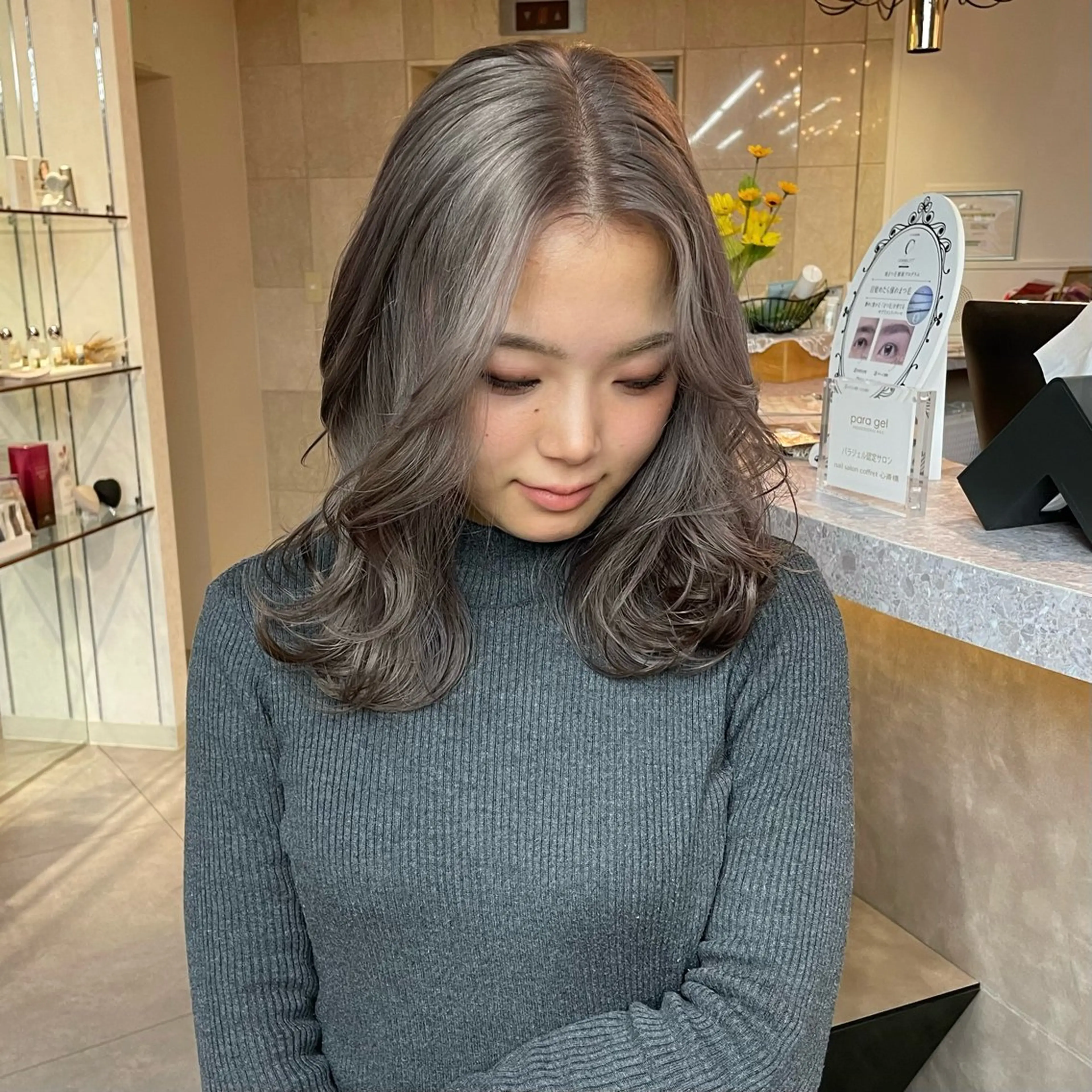 ミディアム カラー カット ヘアカラー トリートメント 透明感/ベージュ/ 艶髪/ボブ🫧門脇由のヘアスタイル