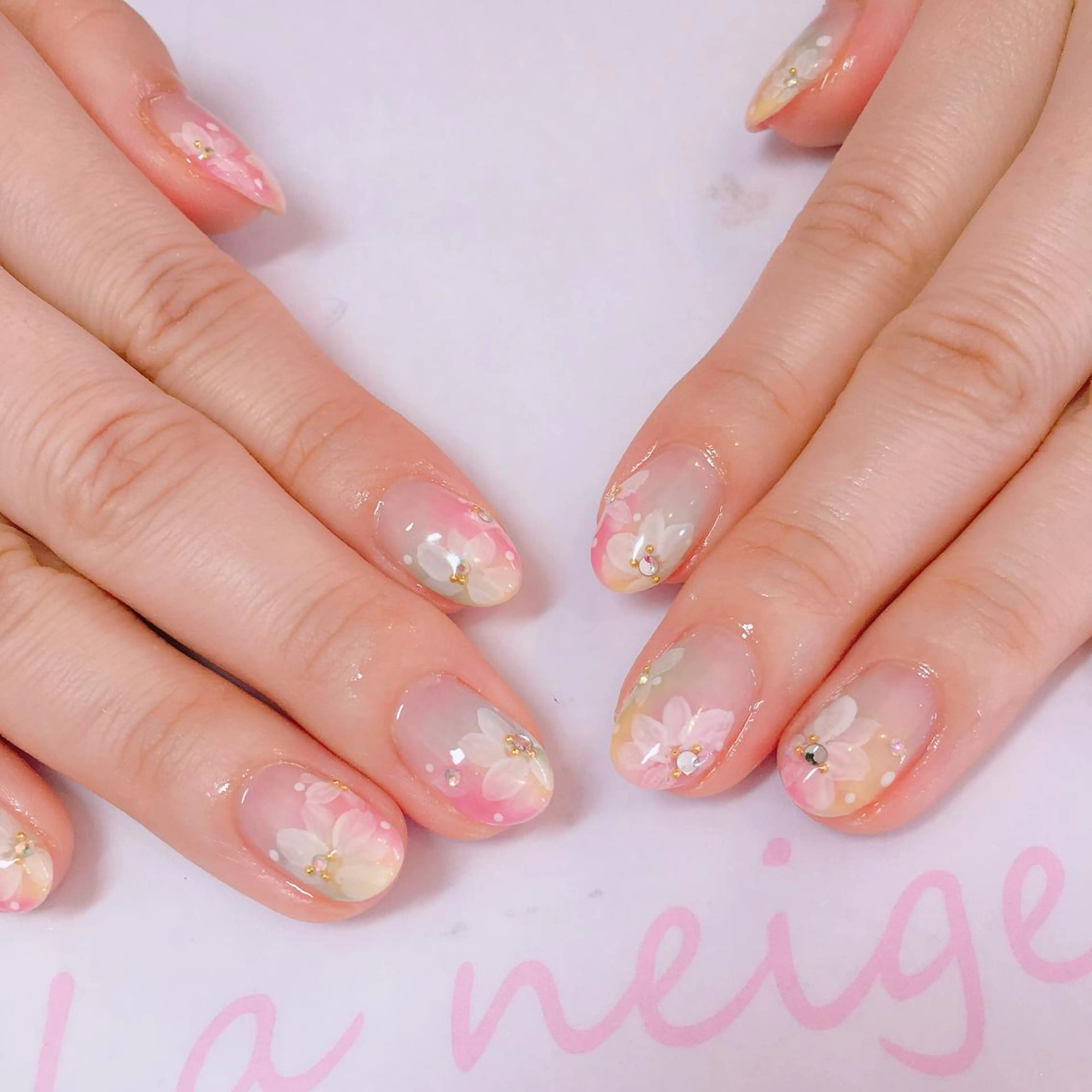 ネイル La neige* yuki 🥯🍑のネイルデザイン