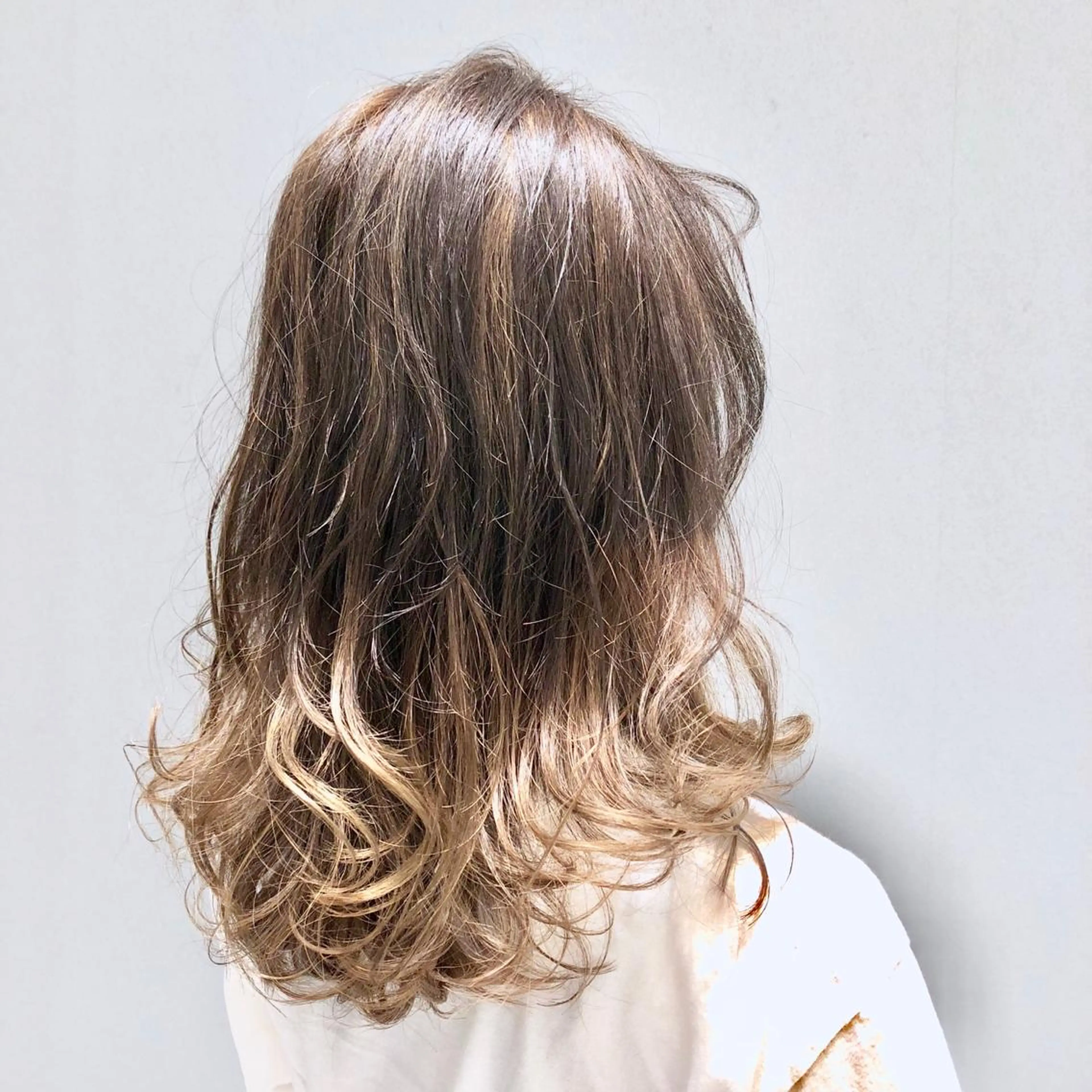 ロング カラー ベージュカラー ブリーチ ケアブリーチ 透明感カラー グラデーションカラー ヘアカラー トリートメント 🌈ぷる艶カラー🌈 髪質改善👑柳沼尚貴のヘアスタイル