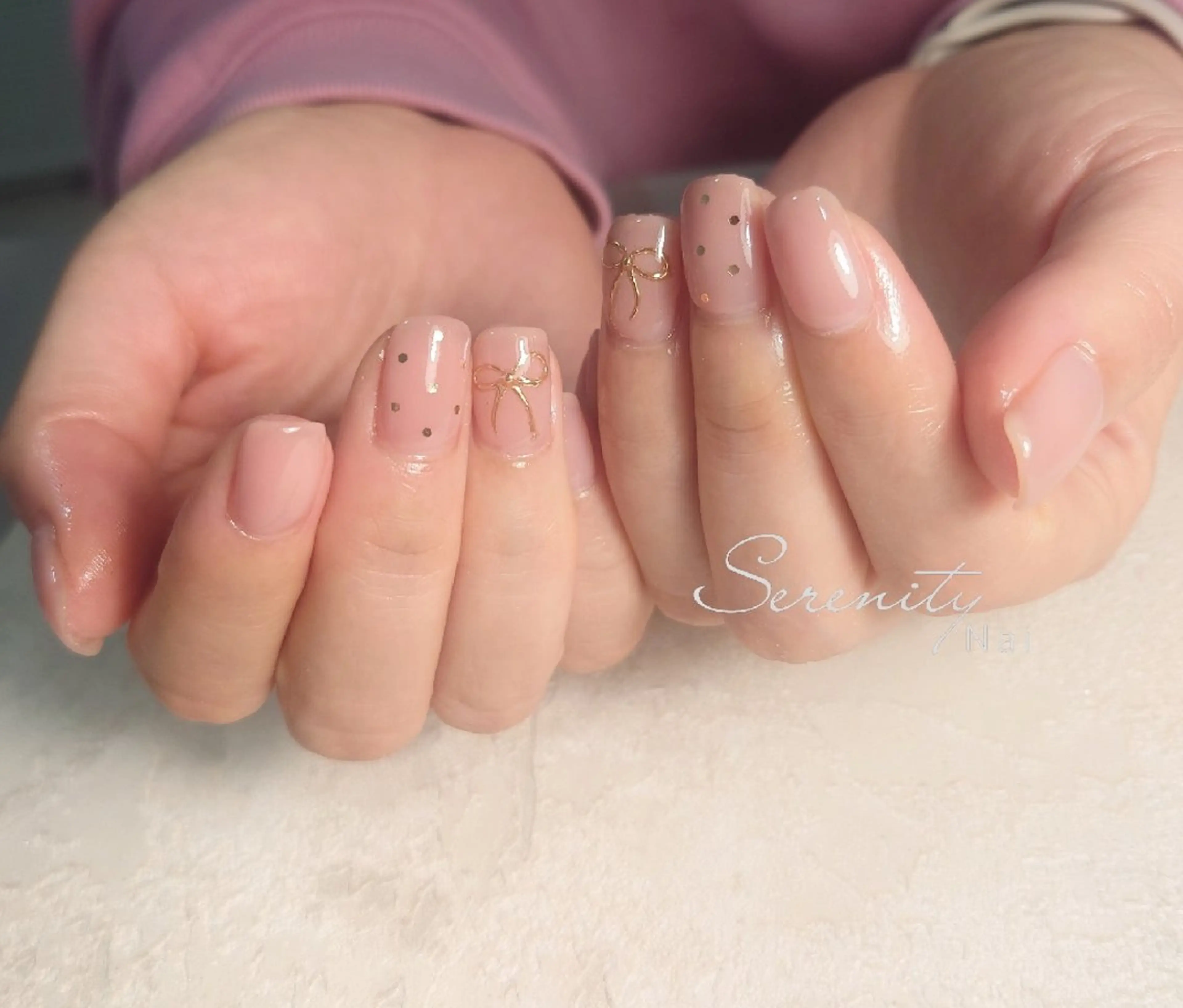ネイル ドット ゴールド ミラーネイル ピンク リボン nail  serenityのネイルデザイン
