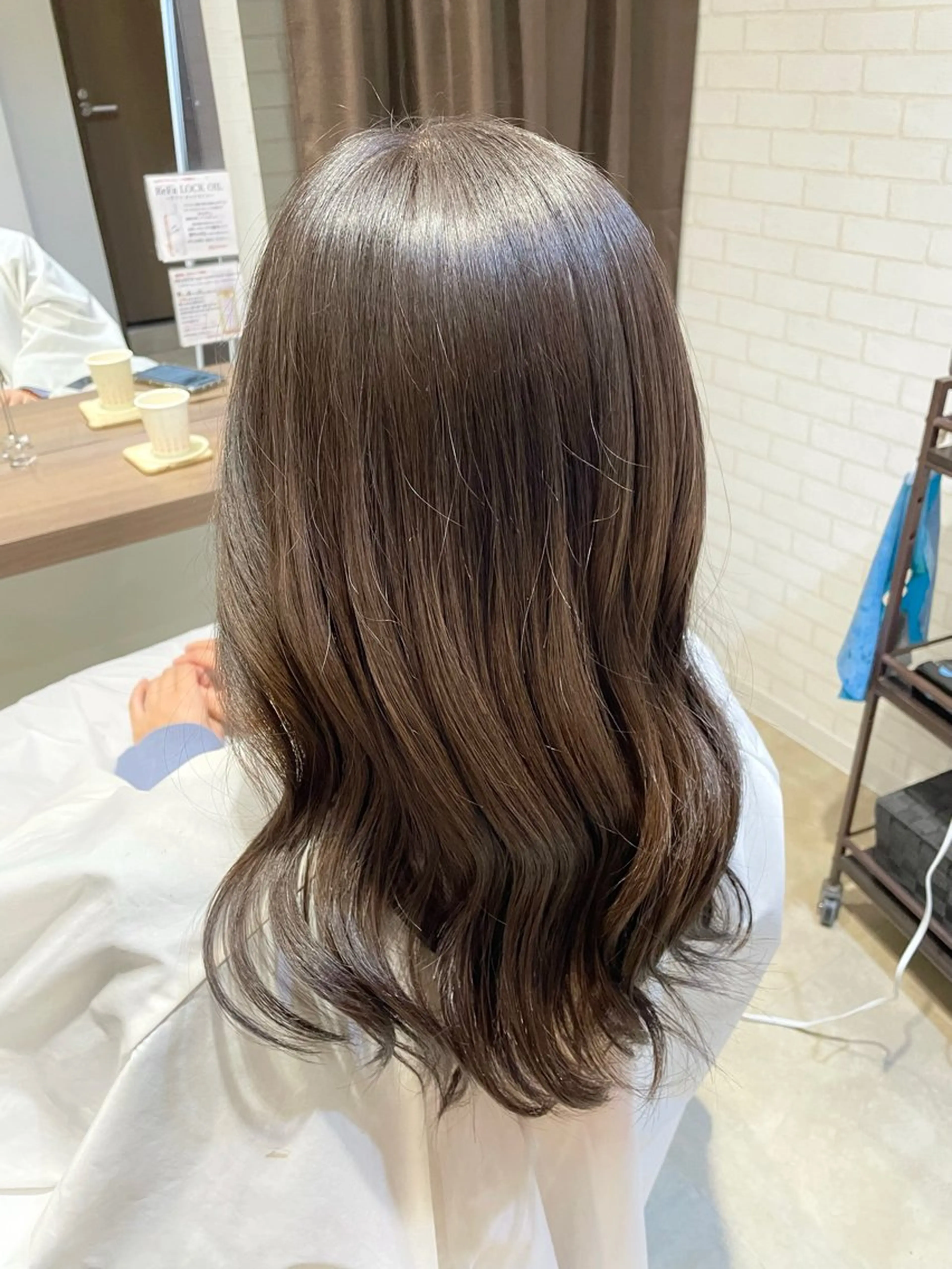 セミロング カラー 緑川 佳薫のヘアスタイル