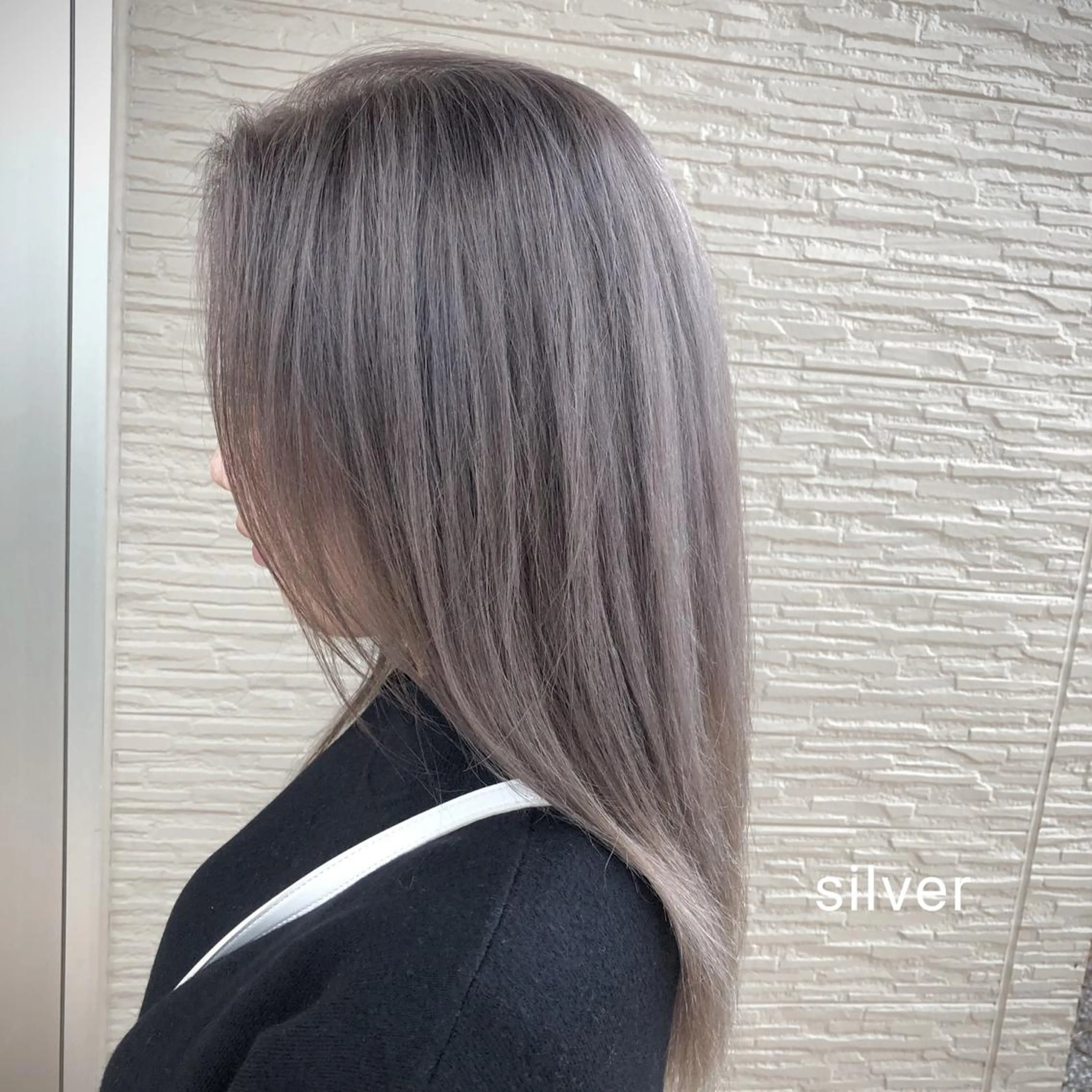 セミロング カラー シルバー 4-rest garden （フォーレストガーデン）所属・金井 直樹のヘアスタイル