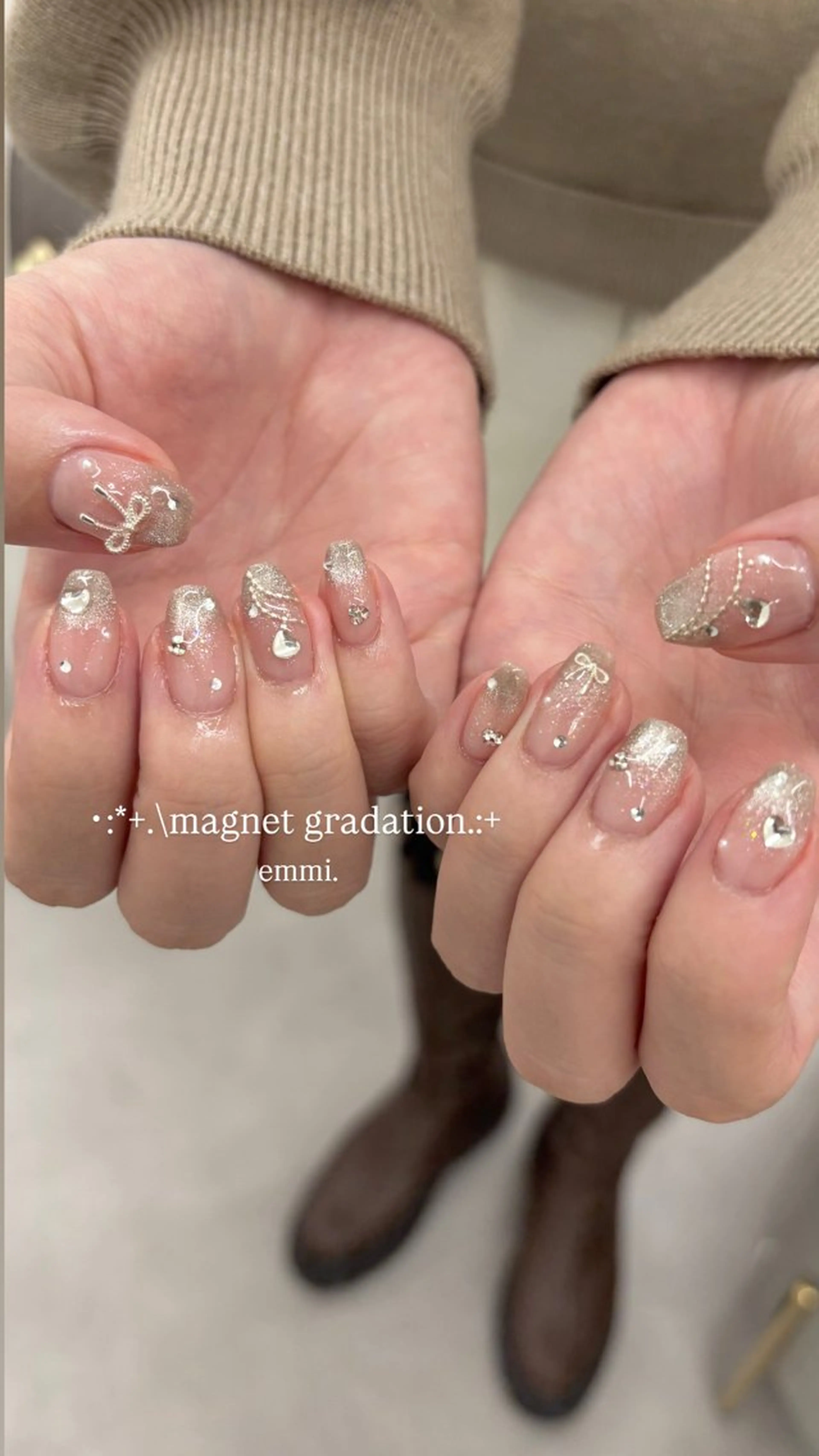 ネイル キラキラネイル ハンドネイル GO TODAY SHAiRE SALON 表参道colore店所属・emmi nailのネイルデザイン