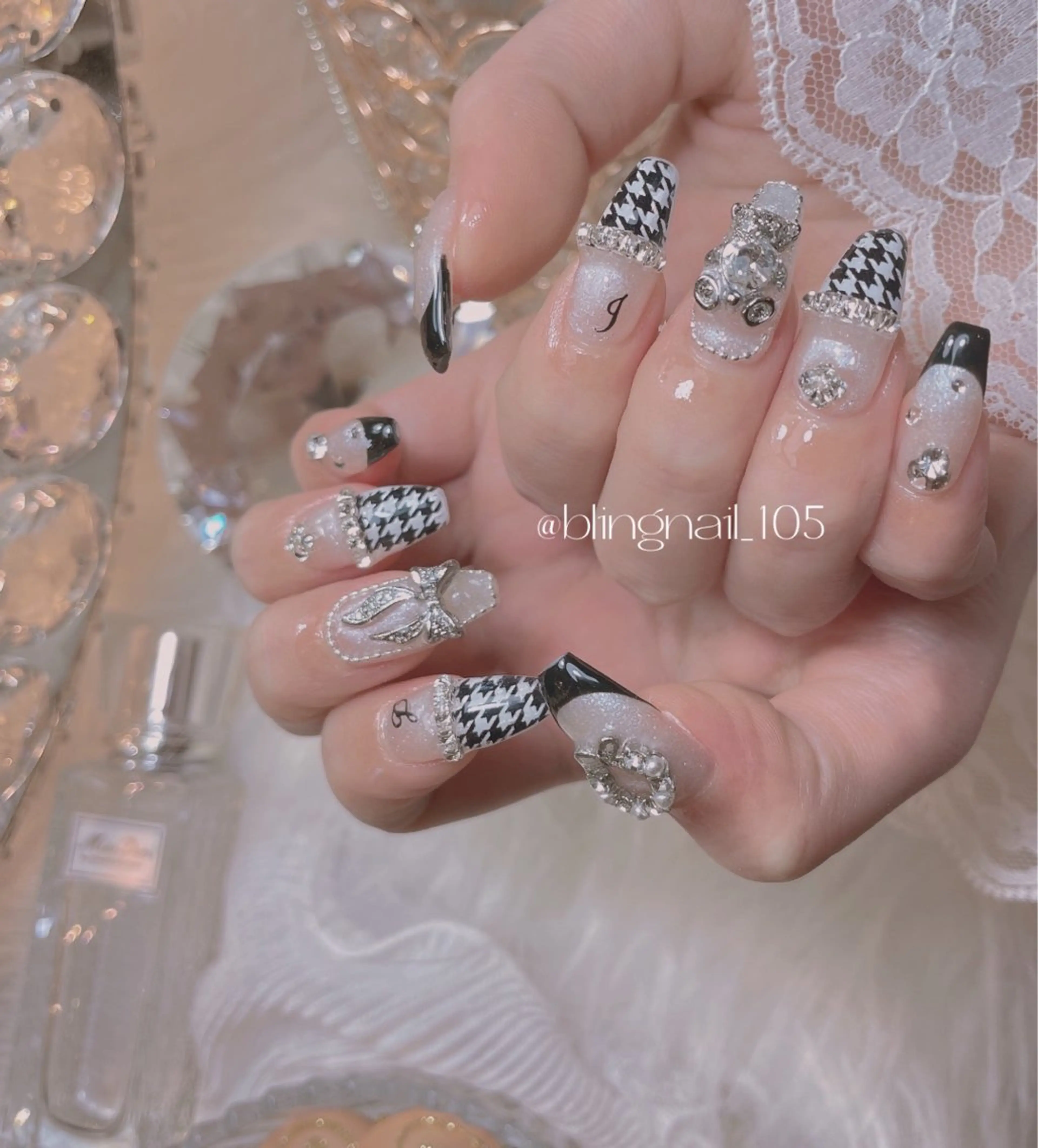 ネイル 23時まで❤︎韓国、 ワンホンネイルのネイルデザイン