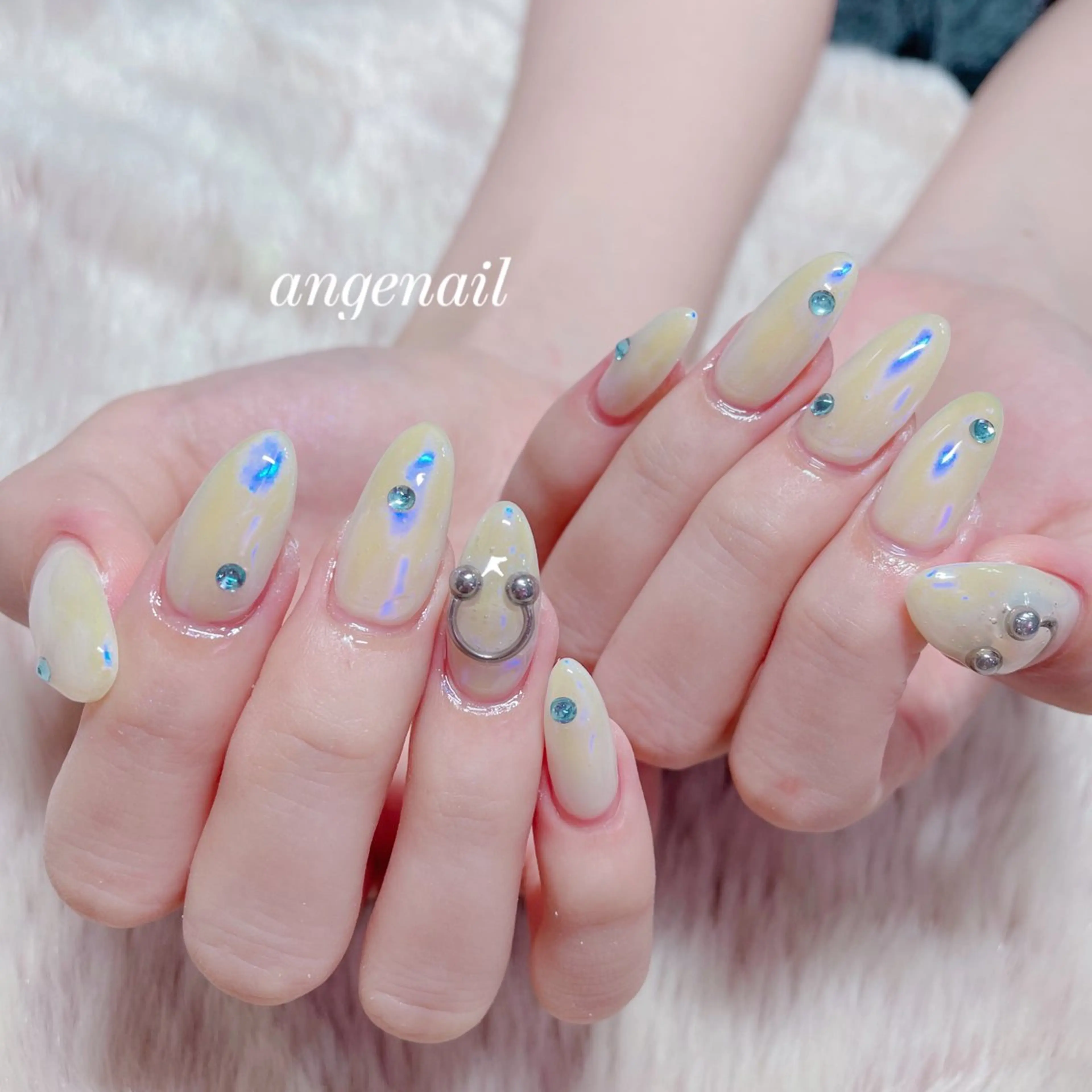 ネイル ハンドネイル オーナーネイリスト MAKIのネイルデザイン