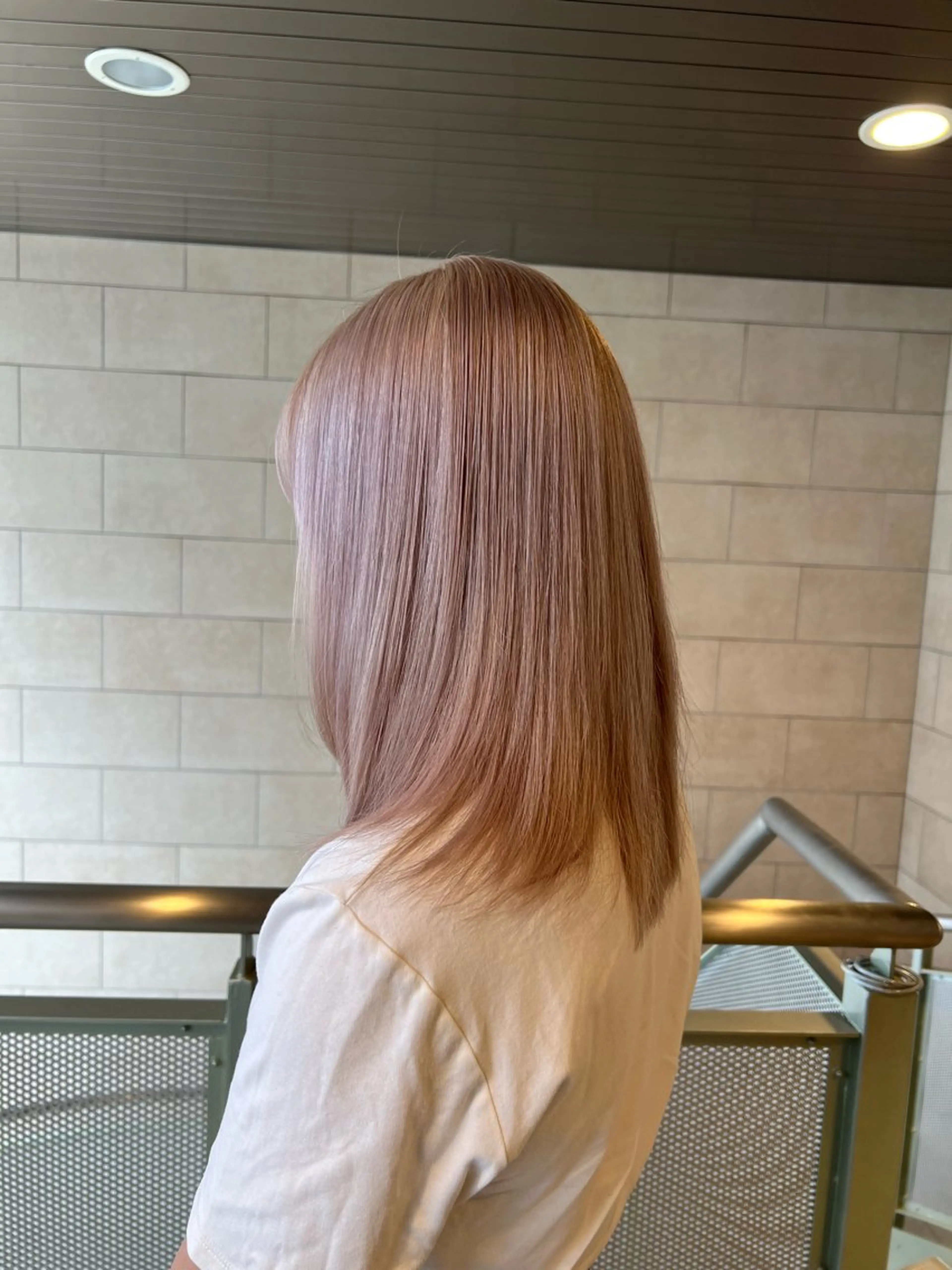 カラー ブリーチ 久永 菫のヘアスタイル