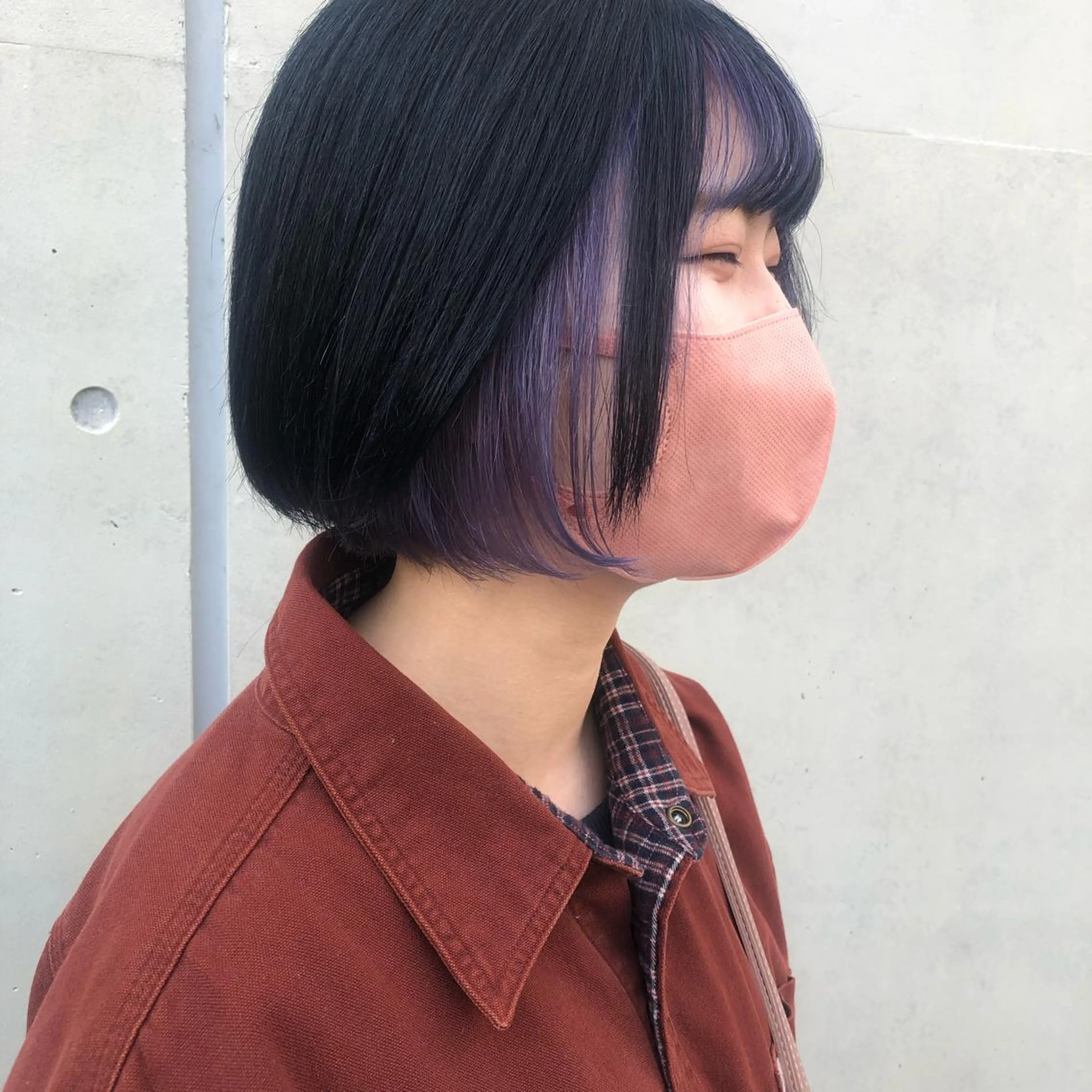 ミディアム カラー ヘアアレンジ ブリーチ インナーカラー ラベンダーカラー 八巻 晴香のヘアスタイル