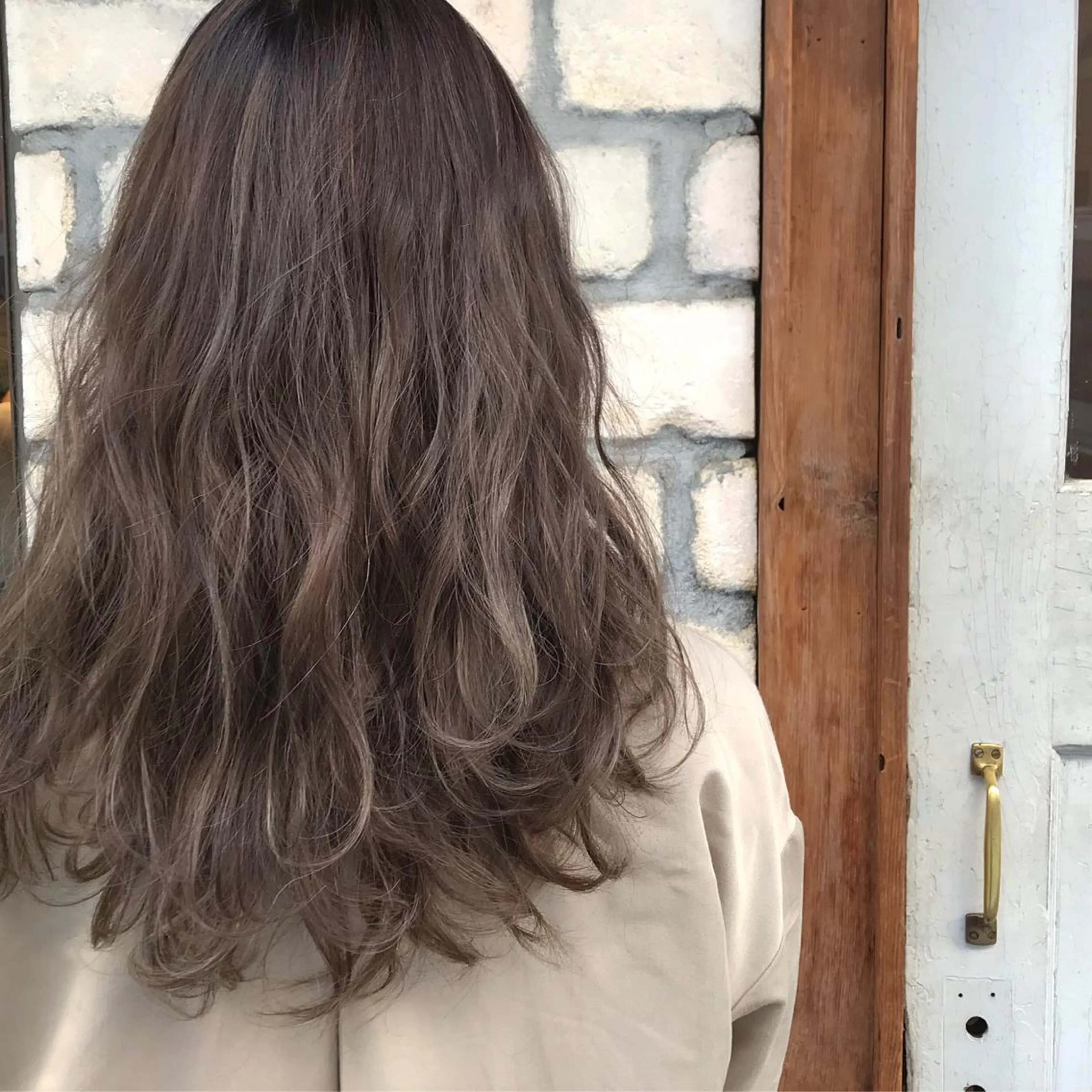 ロング カラー ベージュカラー ハイライトカラー ミルキーベージュ ハイライト emme エミィ/立川のヘアスタイル