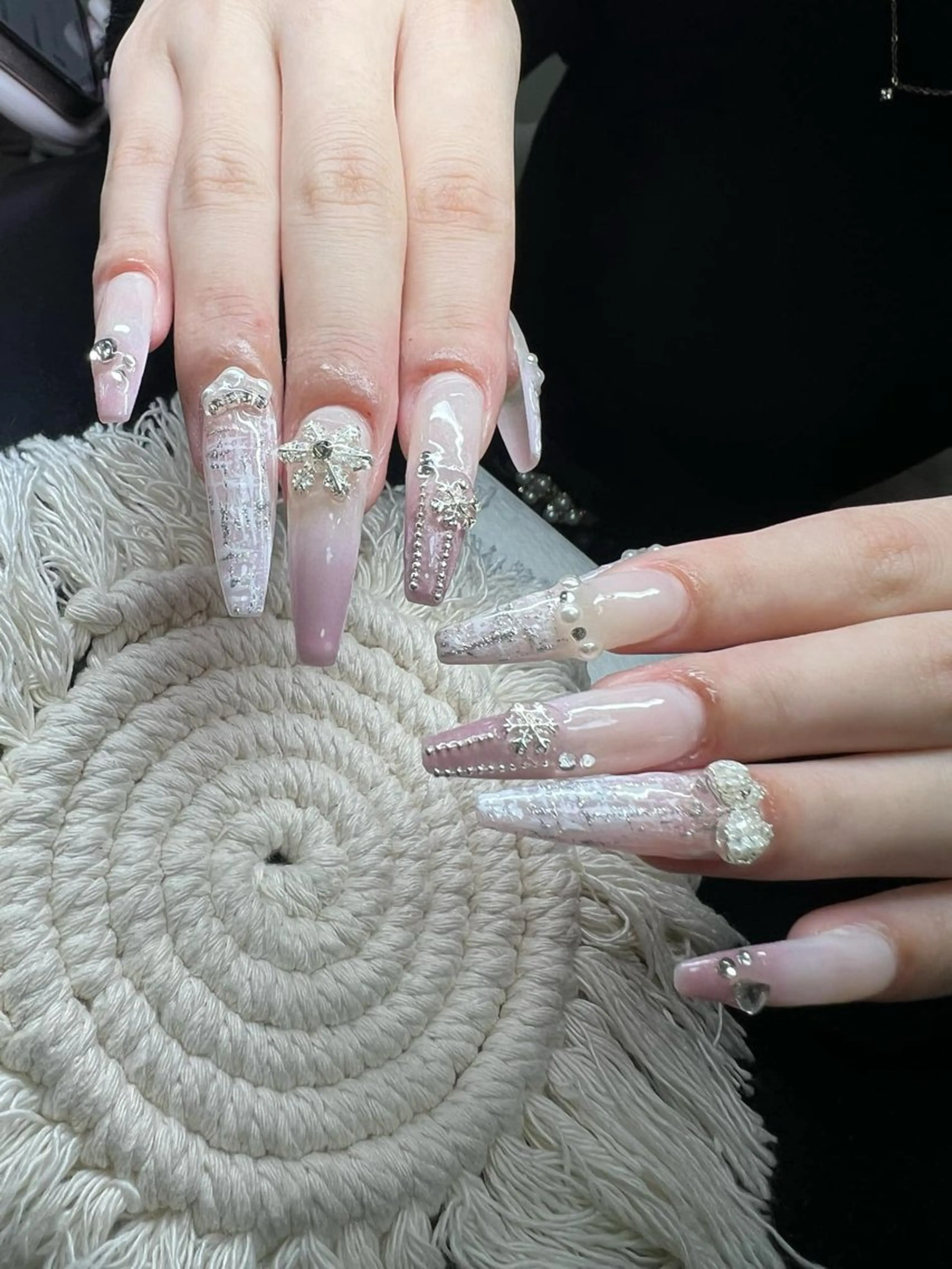 ネイル オーロラネイル チークネイル 長さ出し フットネイル フレンチネイル Lee Nails チップ長さだし専門店のネイルデザイン