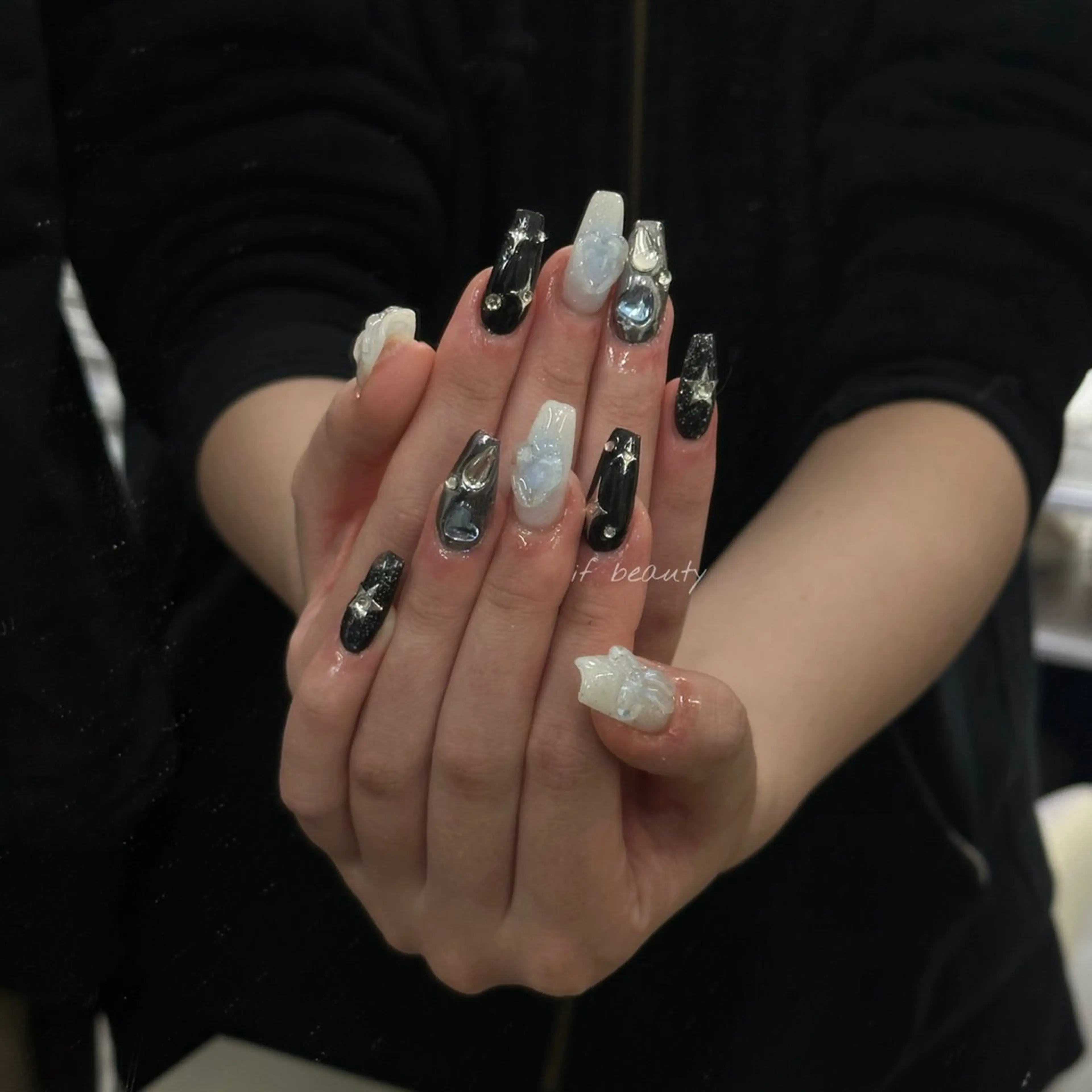 ネイル アートネイル ジェルネイル ニュアンスネイル パラジェル ワンホンネイル ハンドネイル if Hair＆Nail Salon所属・IKA /海外ネイル /個性派/ワンホンのネイルデザイン