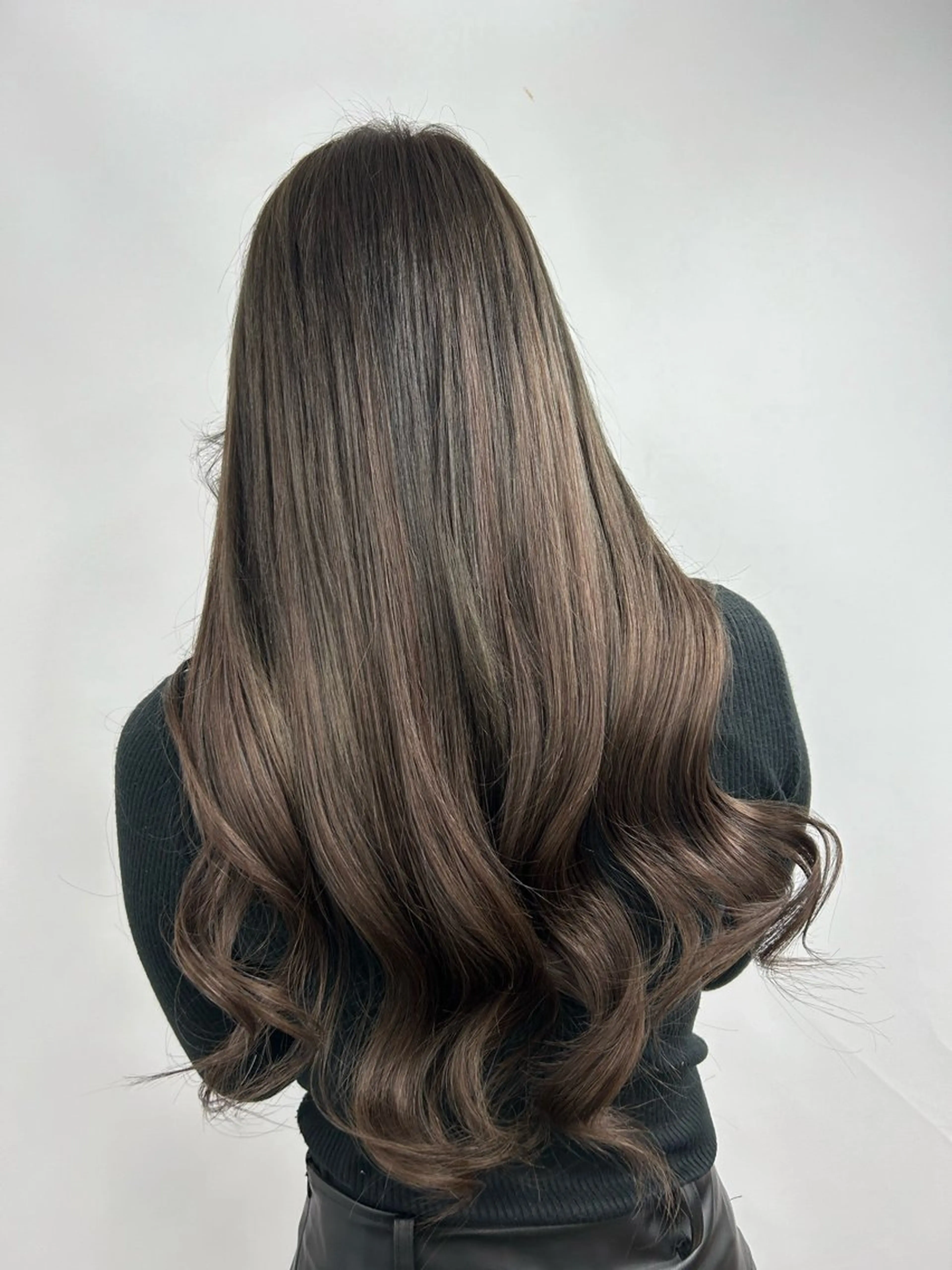 ロング カラー シールエクステ バレイヤージュ ハイライトカラー エクステ ハイライト カット ヘアカラー トリートメント エクステ ヘアセット alpha. カラーエクステ下妻のヘアスタイル