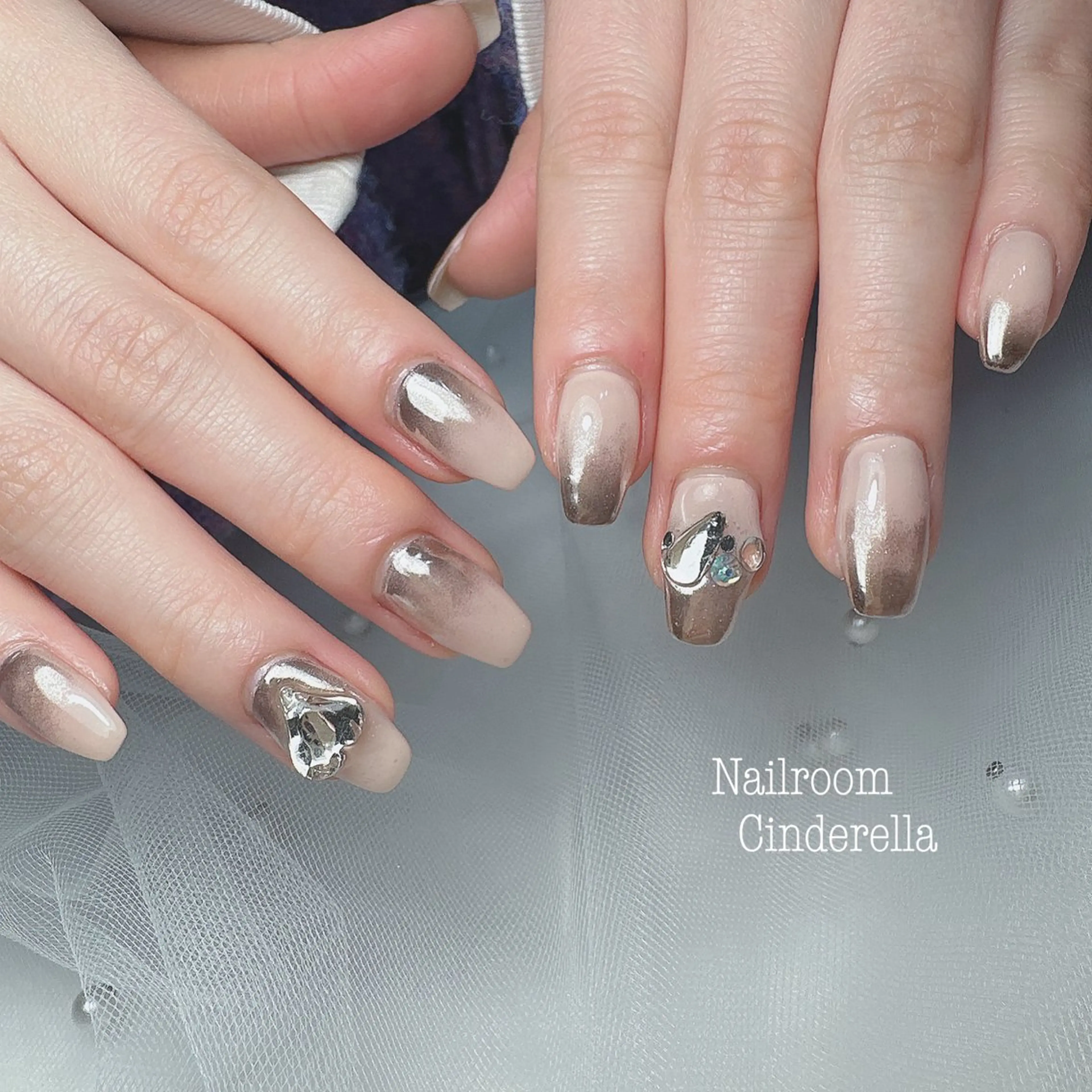 ネイル ミラーネイル Nailroom. Cinderellaのネイルデザイン