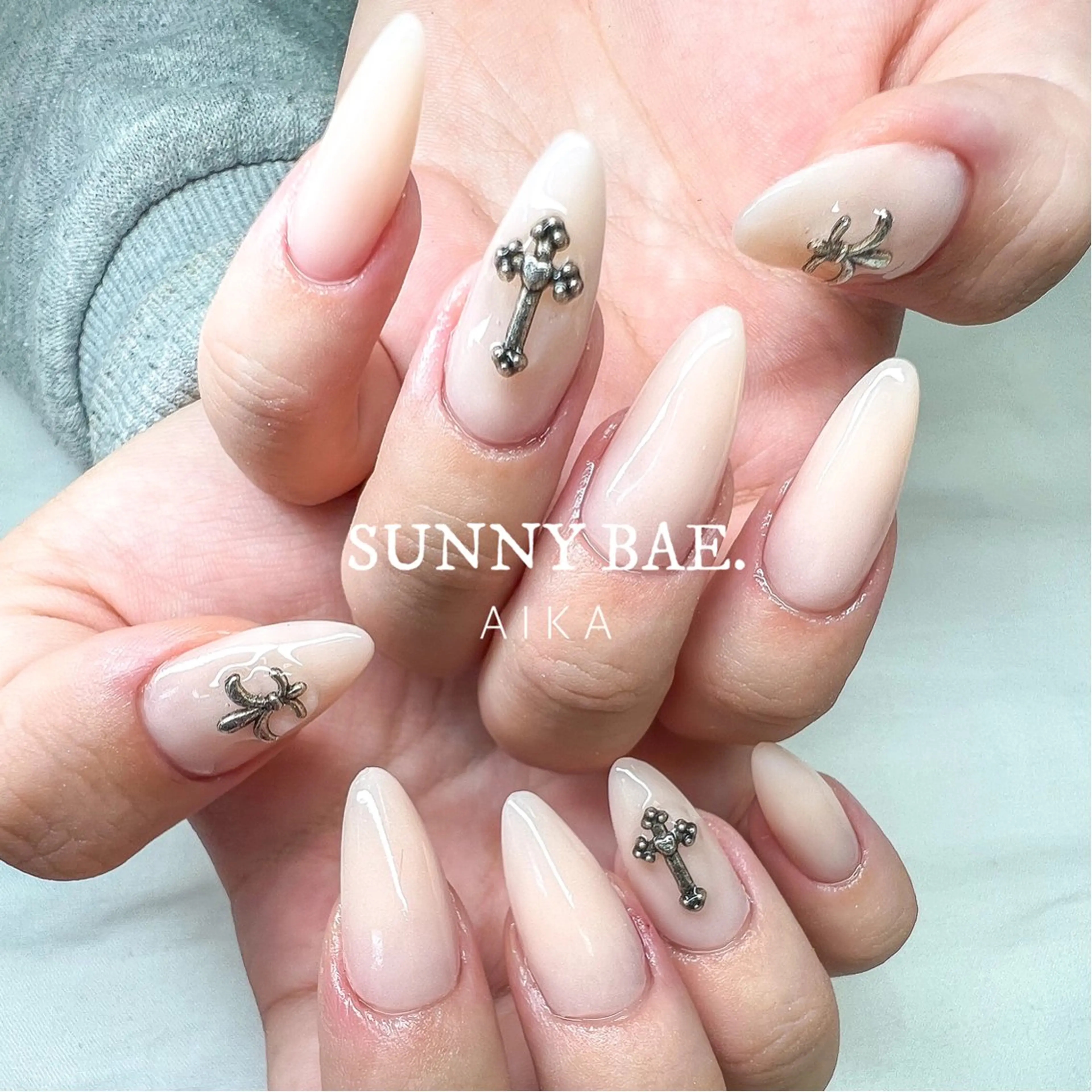 ネイル ジェルネイル キラキラネイル ロングネイル 持ち込み ワンカラーネイル Made By AIKAのネイルデザイン