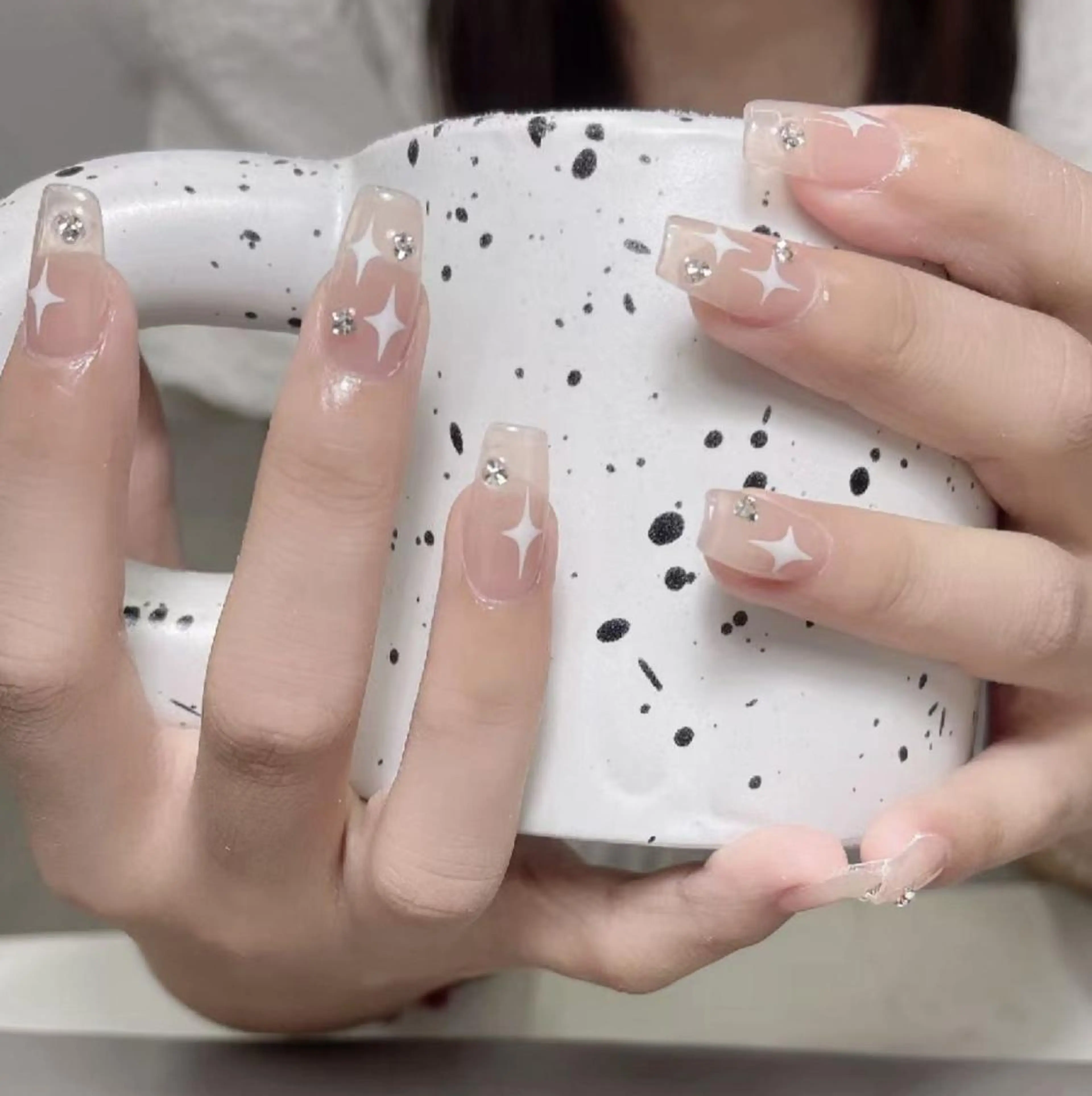 ネイル アートネイル 長さ出し ネイルチップ Queens テイのネイルデザイン