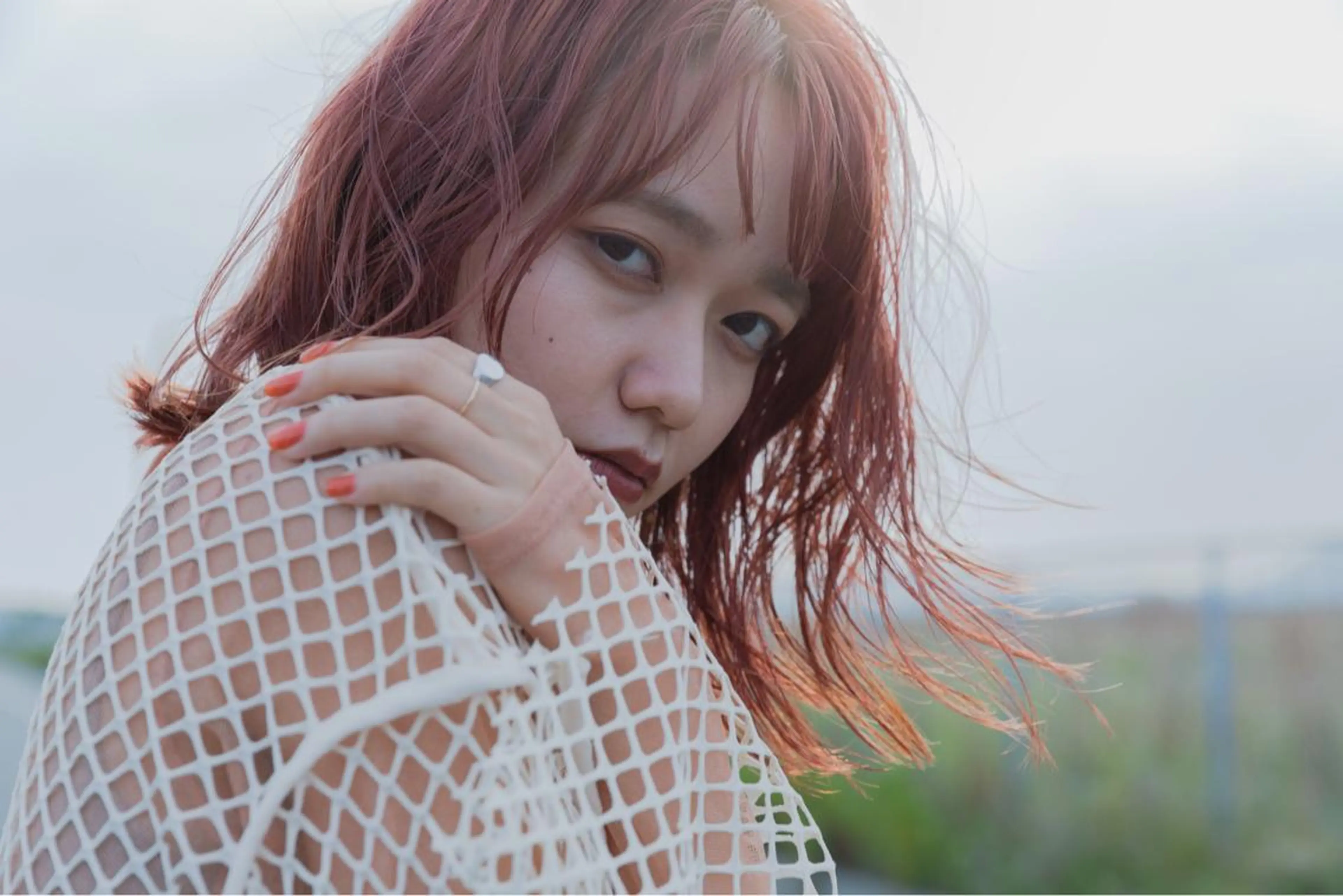 ミディアム カラー robe所属・ツジガキ ユウスケのヘアスタイル