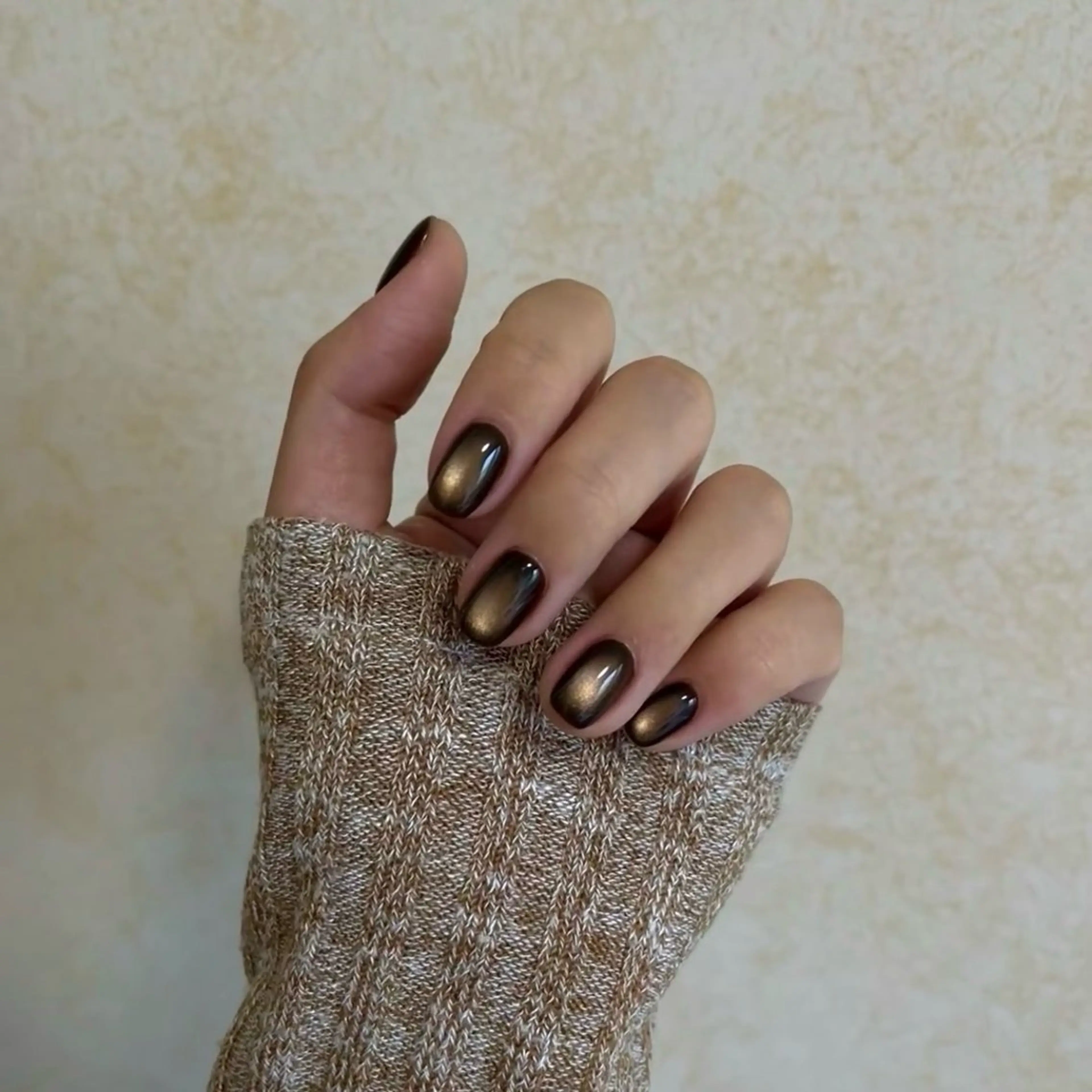 【初回ソフトジェルオフ無料】🍂マグネット(黒ベース)の写真