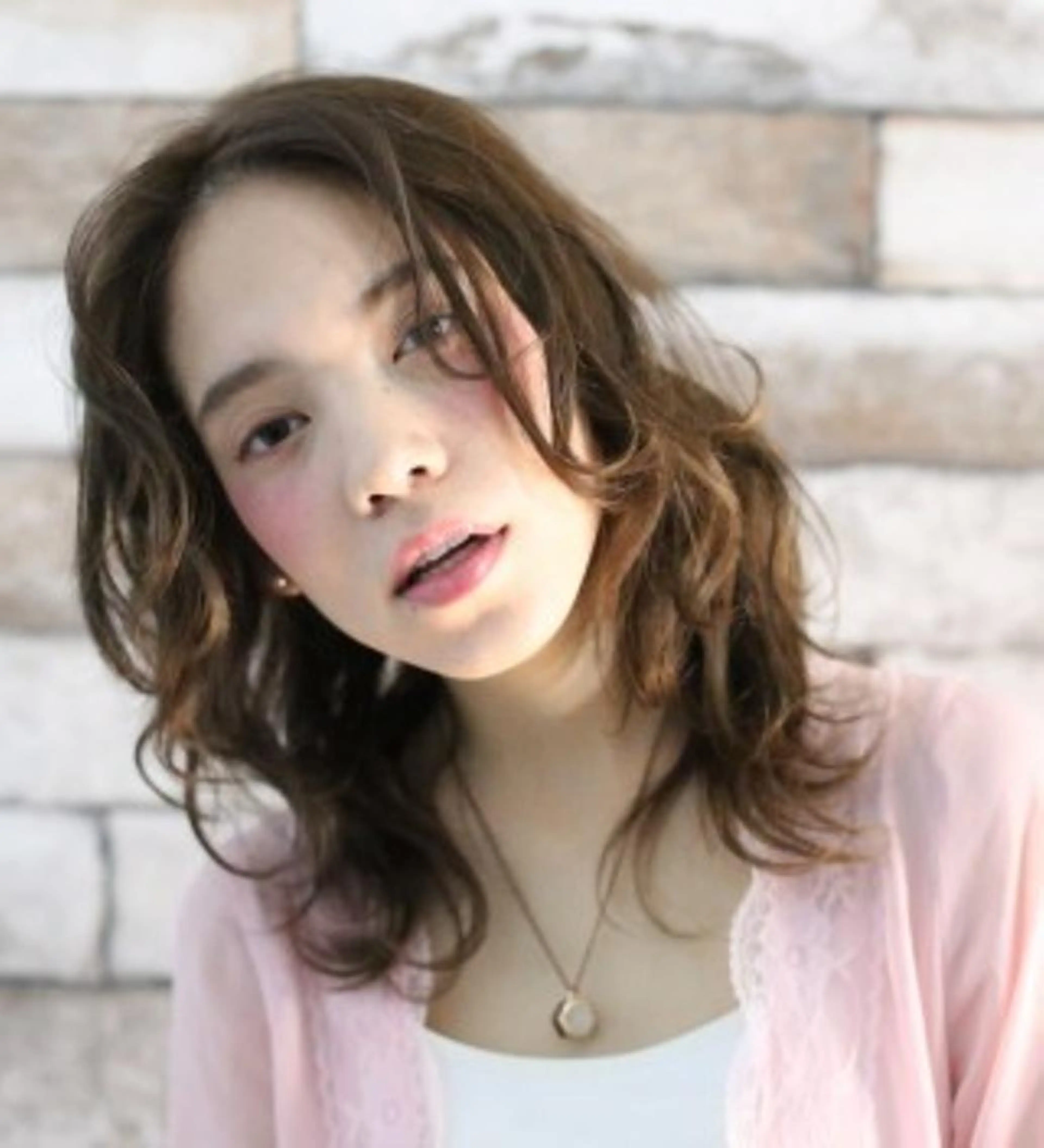 ミディアム 小林 永佳のヘアスタイル