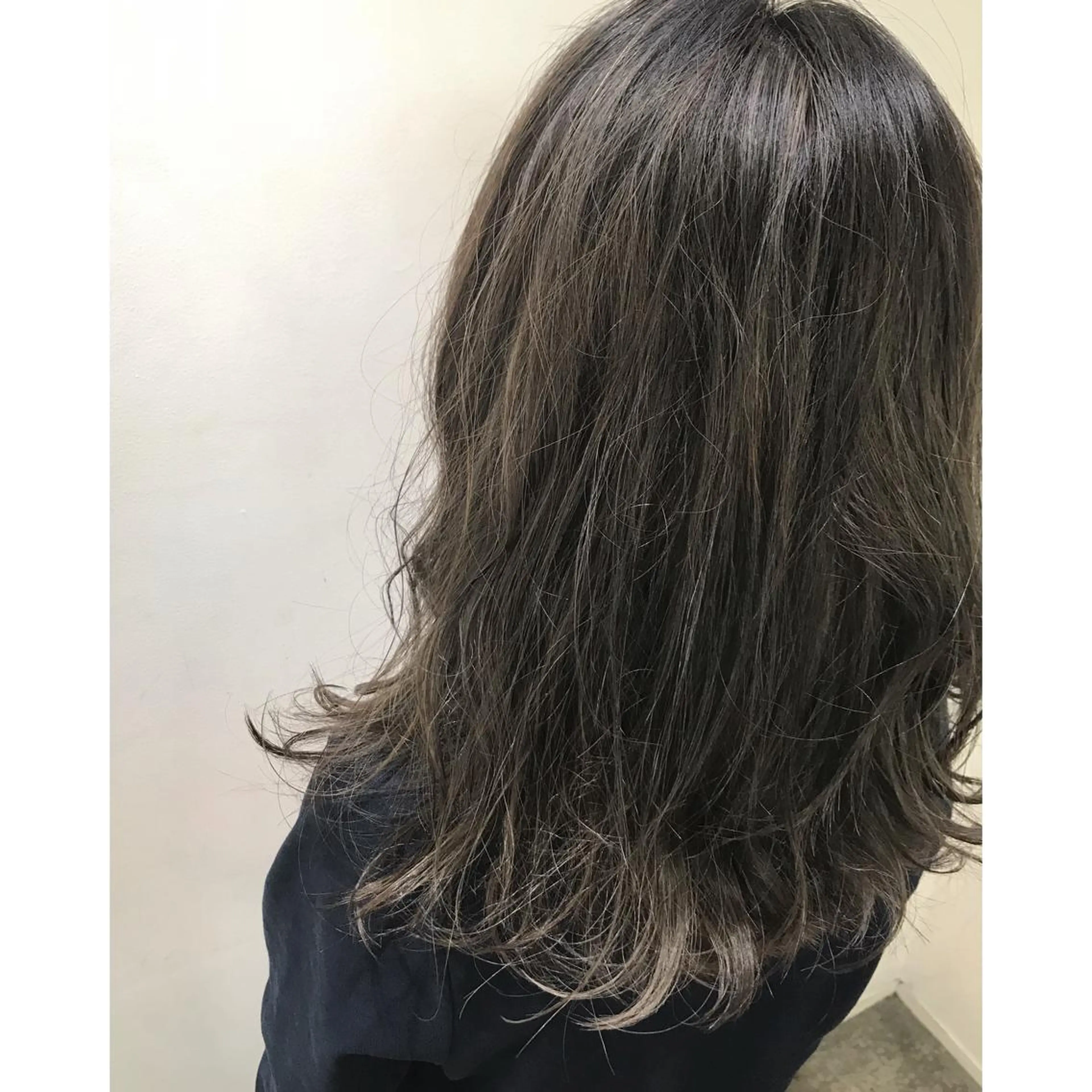 ロング カラー アディクシーカラー ブリーチ ハイライトカラー ハイライト トリートメント 坂西 春果のマツエク・マツパデザイン