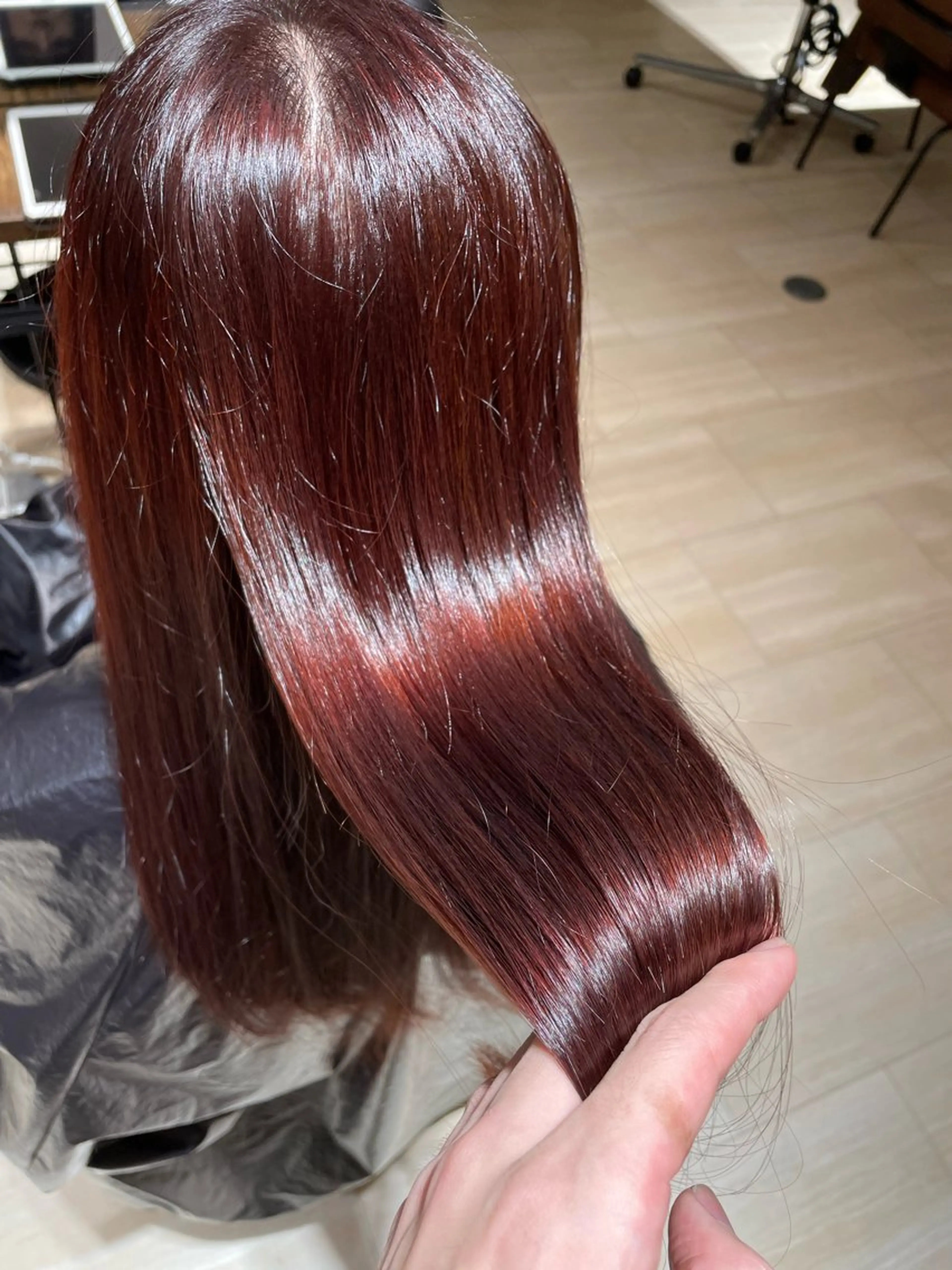 セミロング ヘアカラー トリートメント 失敗しない顔まわり× 小顔補正レイヤー難波のヘアスタイル