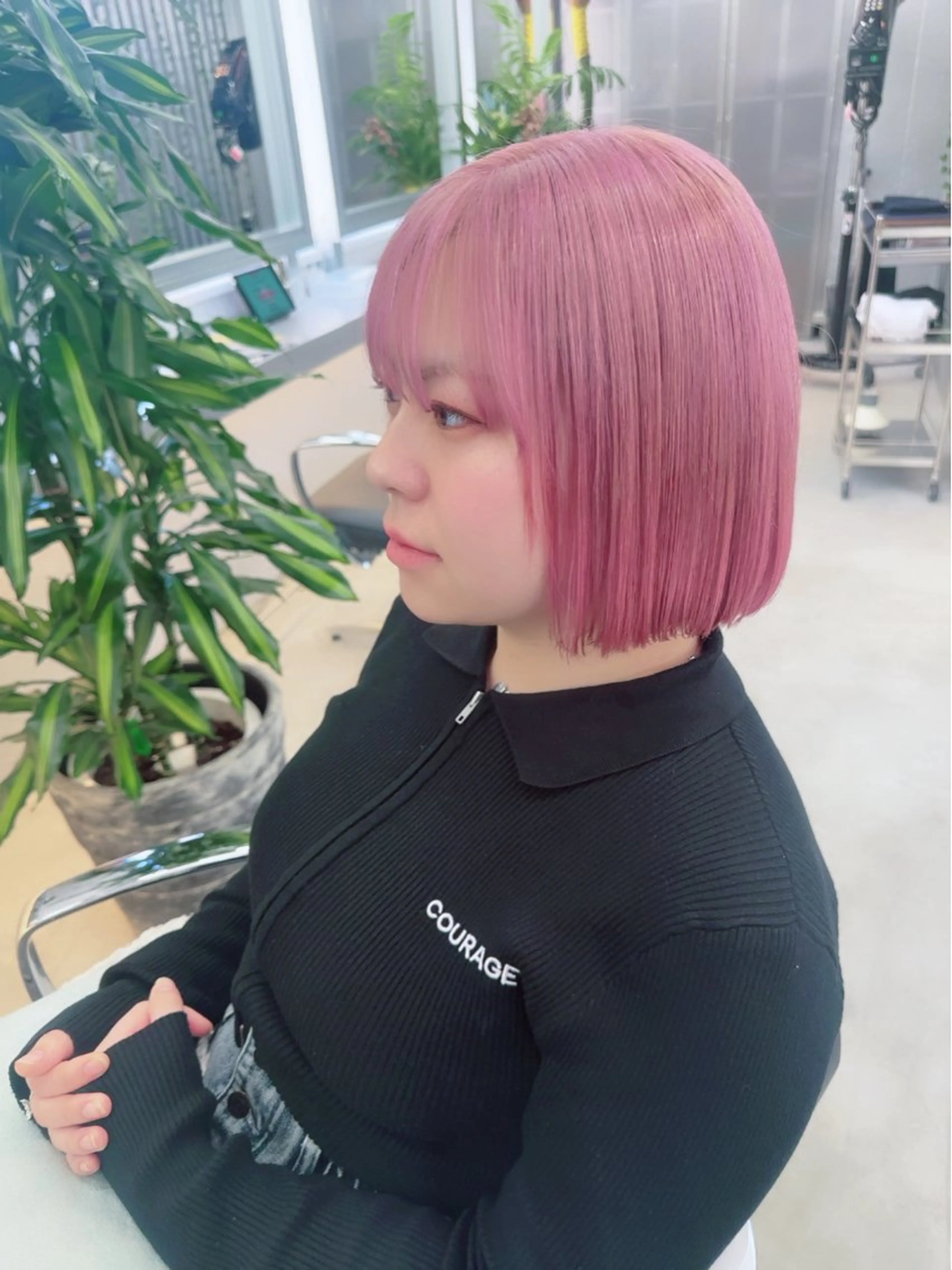 ショート カラー 岡野 静華のヘアスタイル
