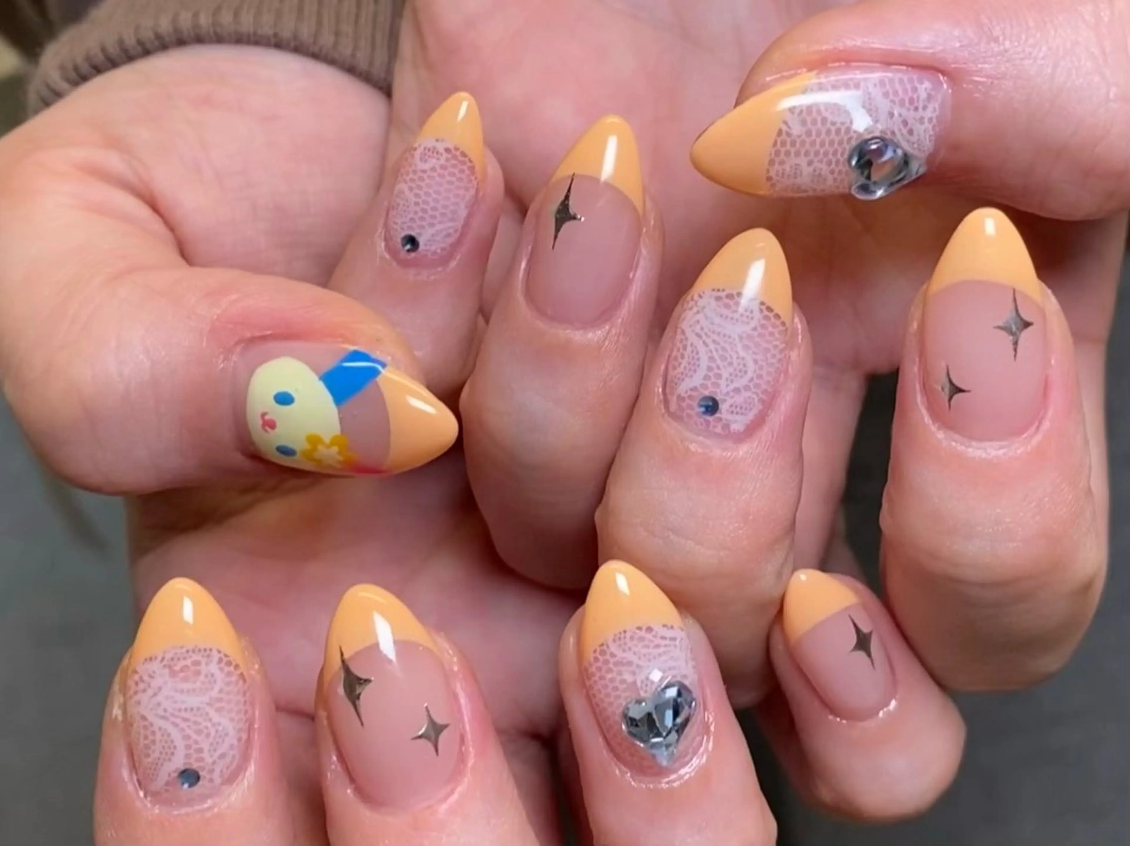 ネイル チークネイル 成人式 ドット フレンチネイル ジェルネイル ゆず- Nail Salonのネイルデザイン