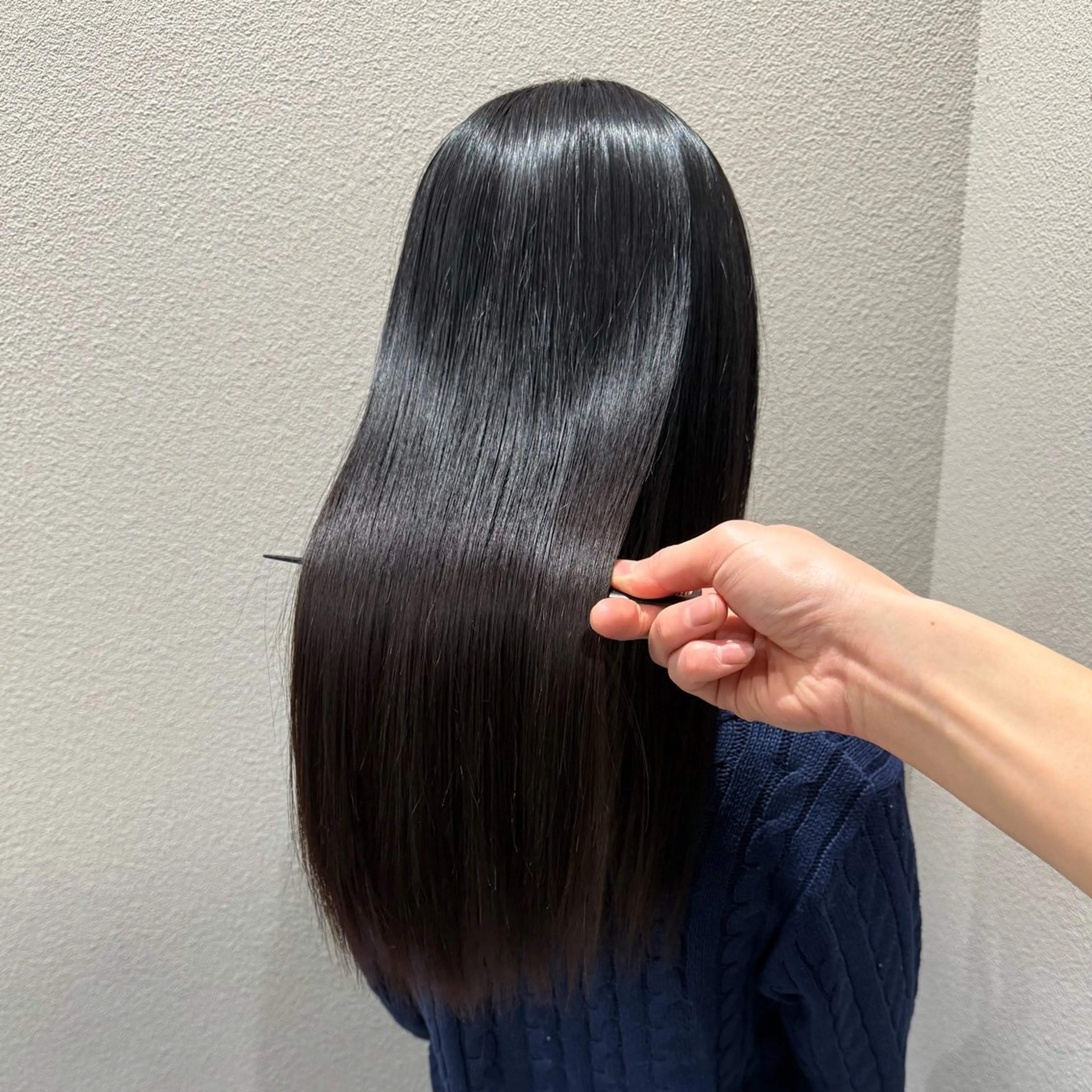 ロング 縮毛矯正 トリートメント 美髪職人あお🦕 髪質改善｜原宿のヘアスタイル