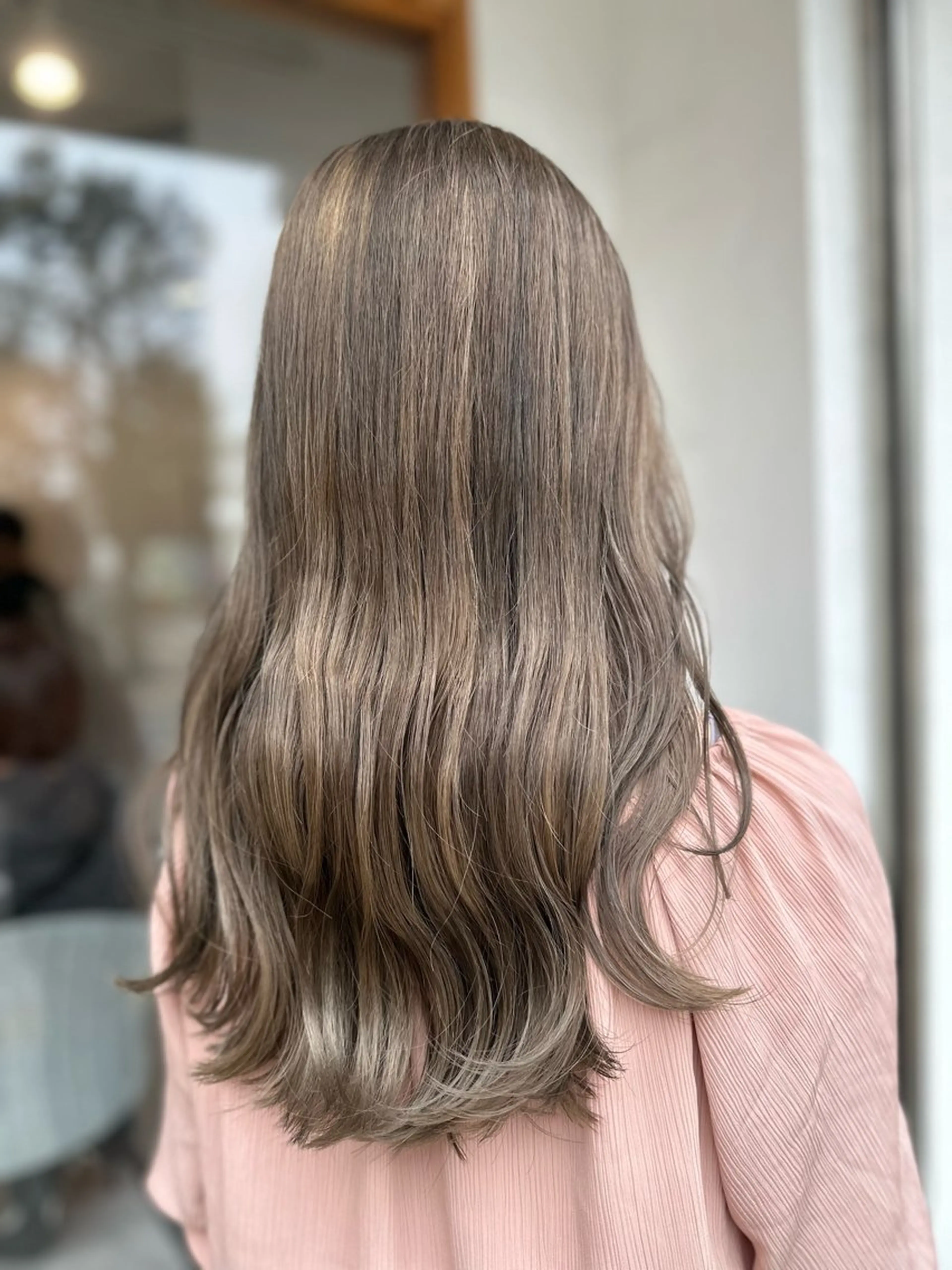 ロング カラー ベージュカラー フォギーベージュ カット ヘアカラー トリートメント 特殊カラー特化 ✂️SHIAN フジのヘアスタイル